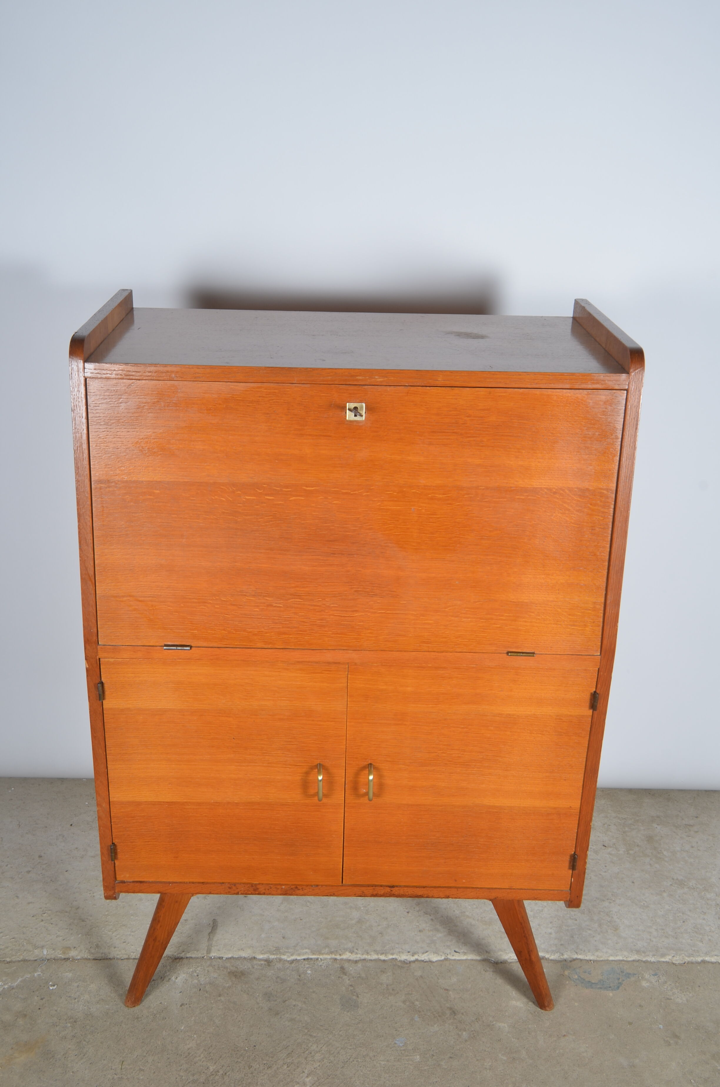 Secretary feet compass 1960