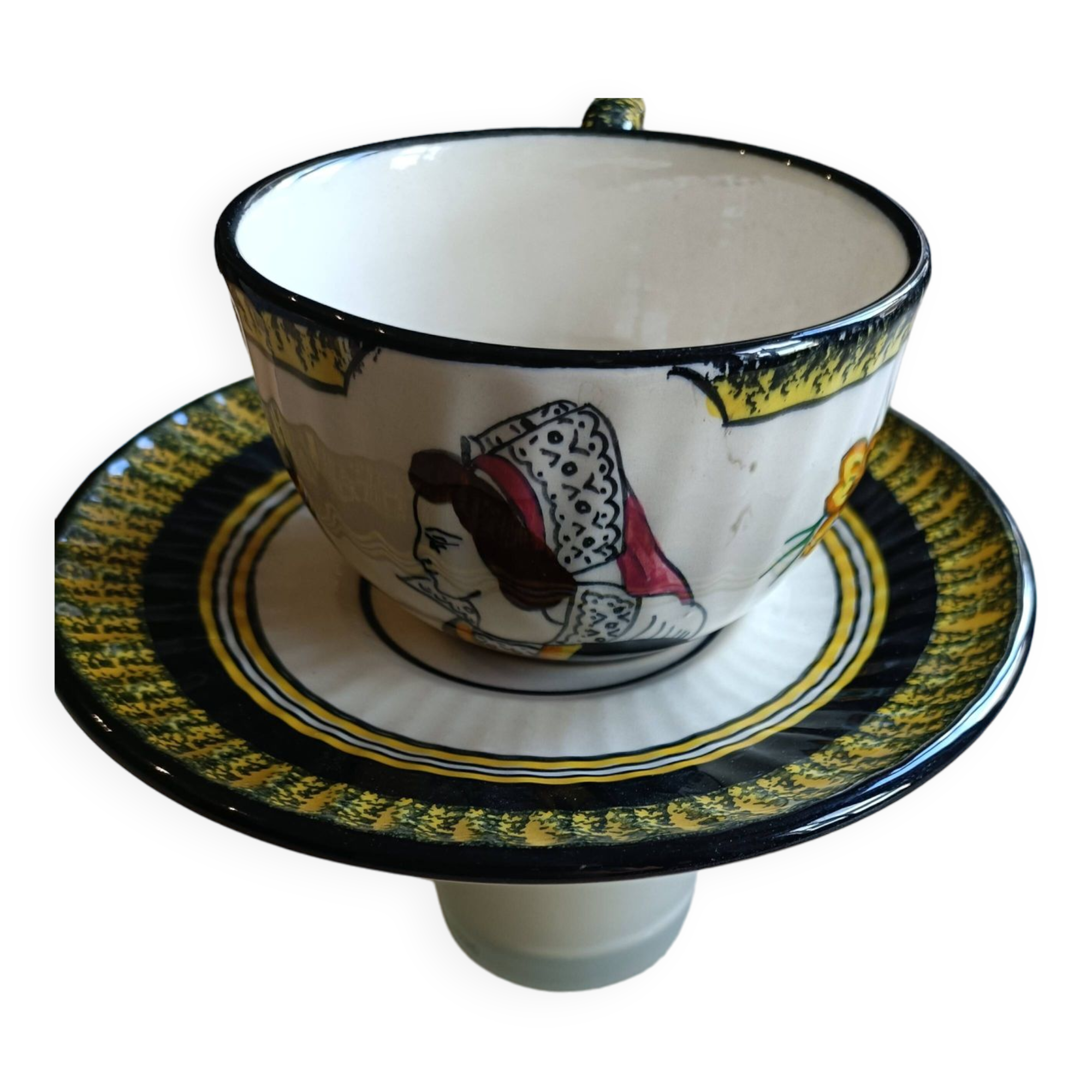 Tasse à thé avec soucoupe Henriot Quimper