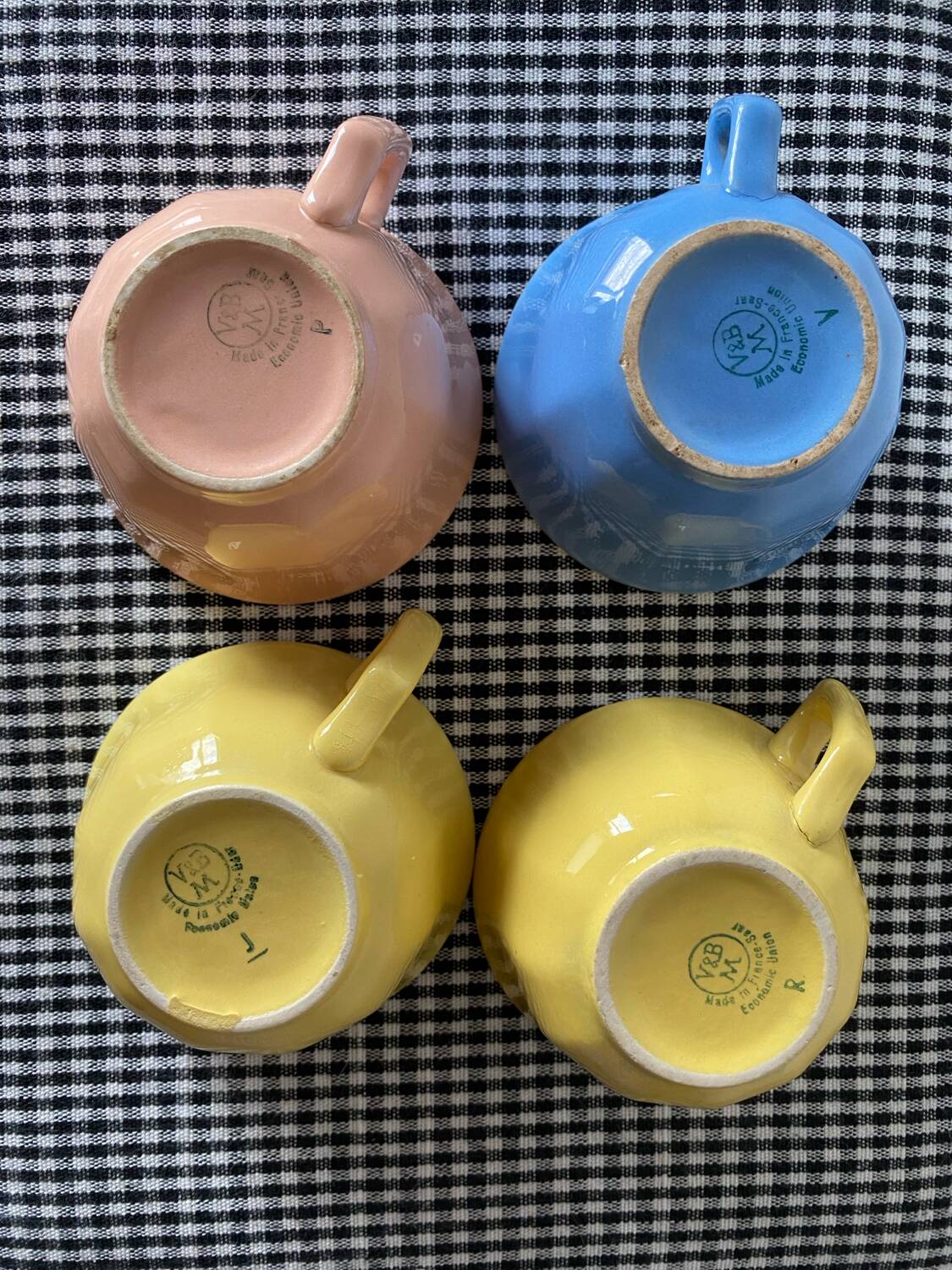 Lot de 8 tasses vintage