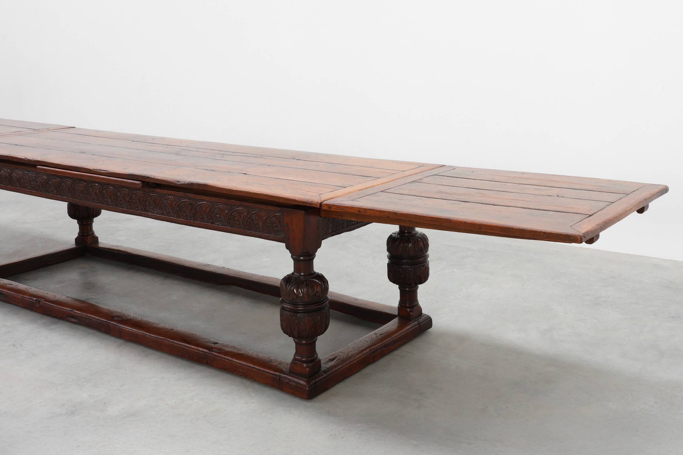 Large 17th‑Century Extendable Oak Dining Table, France