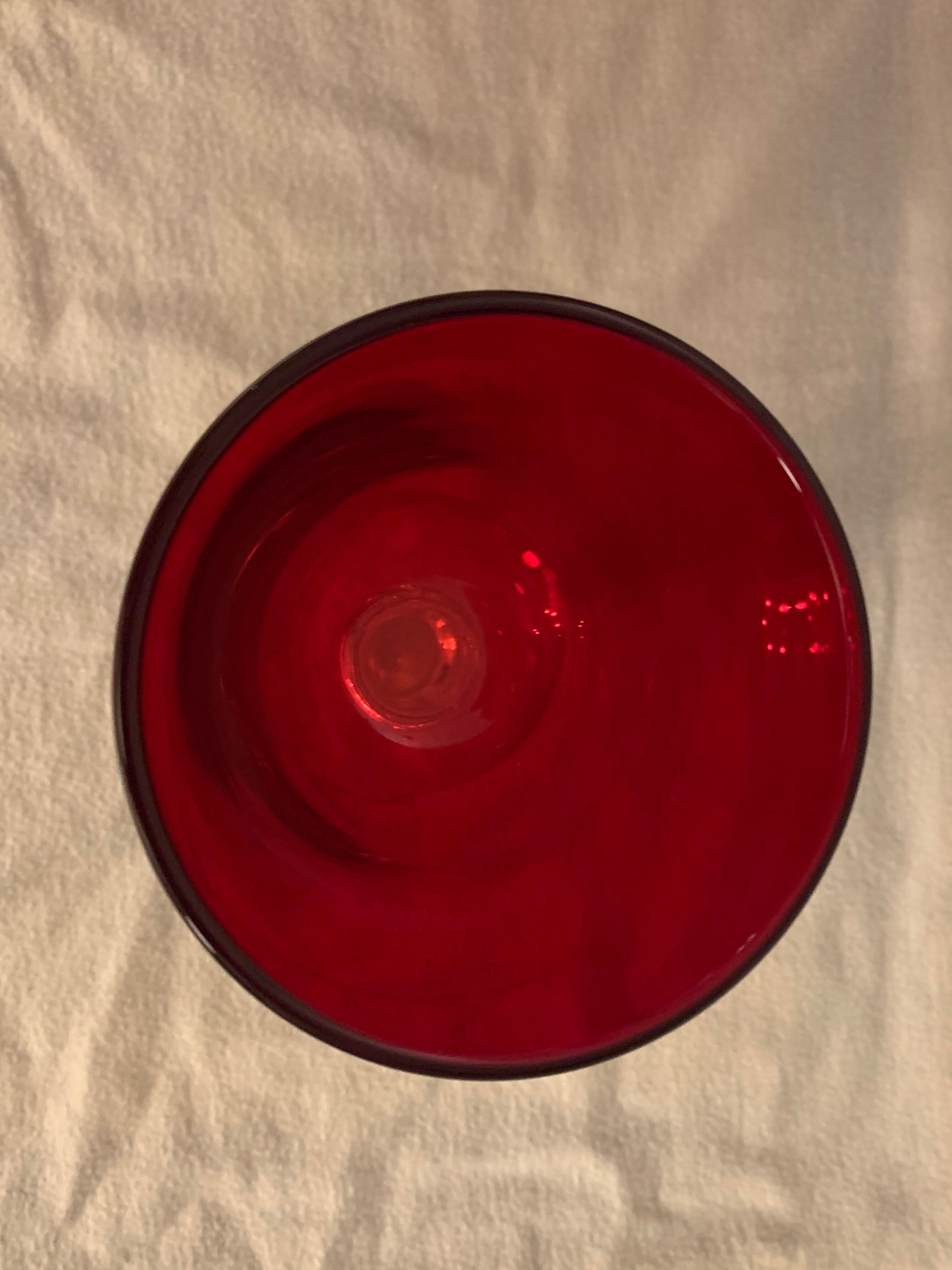 6 red bubbled puffed glasses on foot