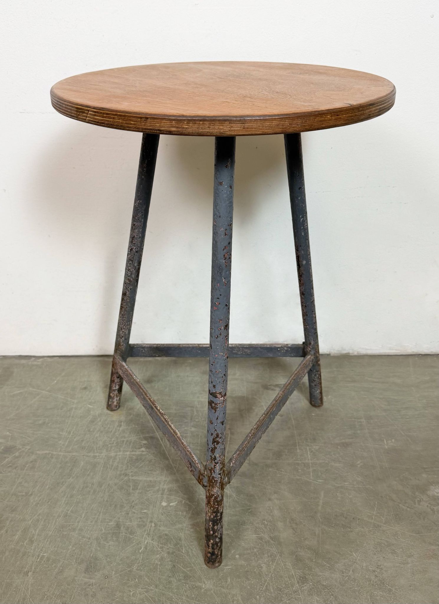 Tabouret d'atelier industriel gris, années 1960