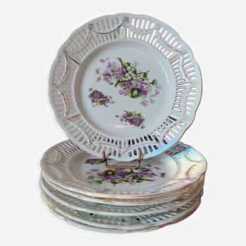 6 assiettes ajourées en porcelaine