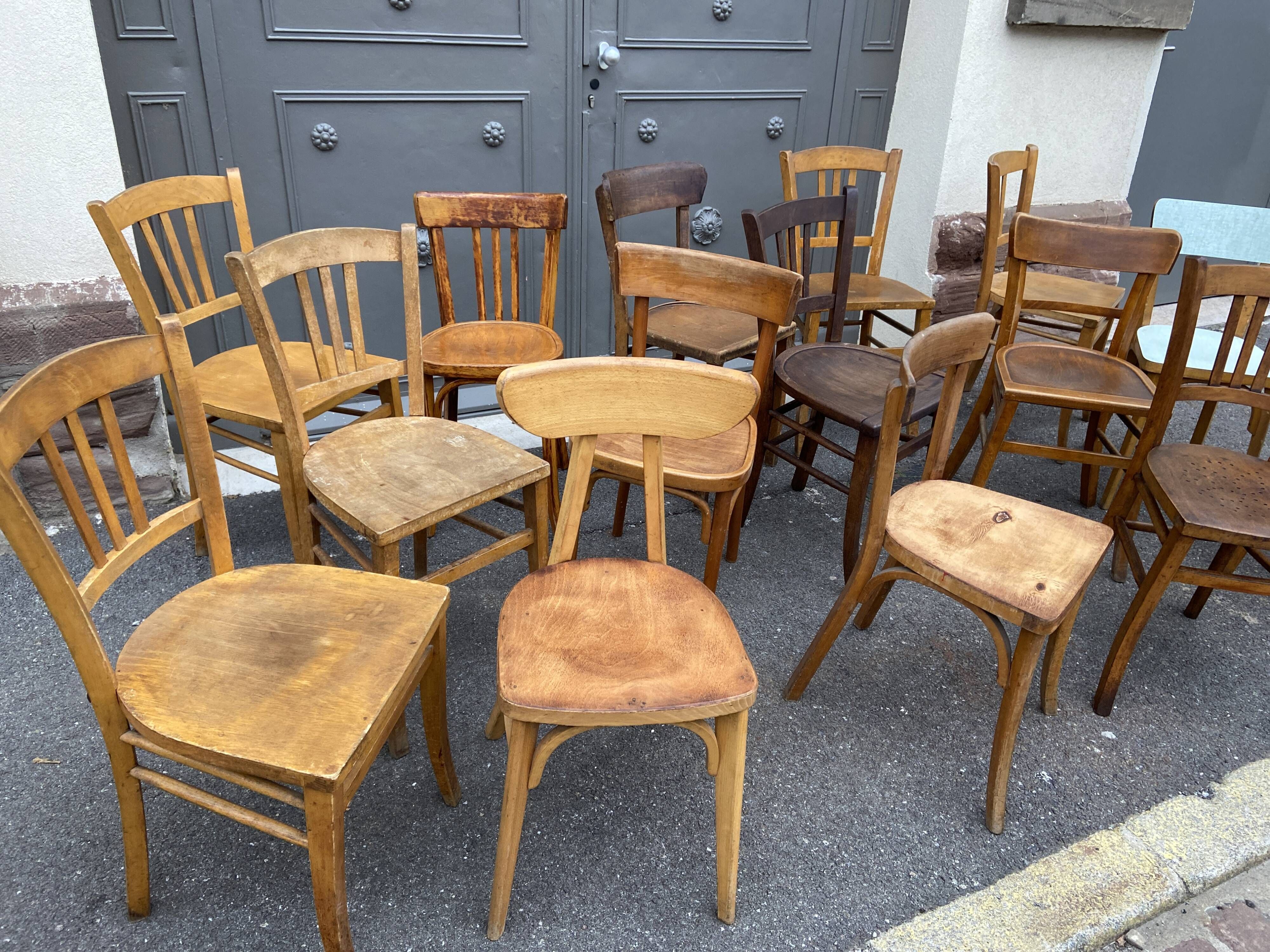 Set of 15 vintage curved wood coffee bistro chairs