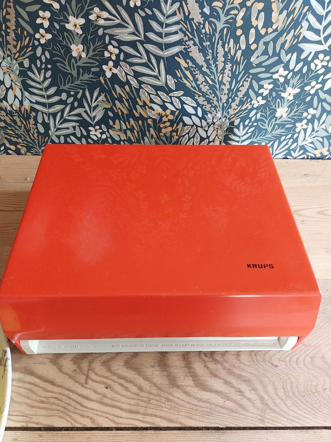 Krups vintage wall scale