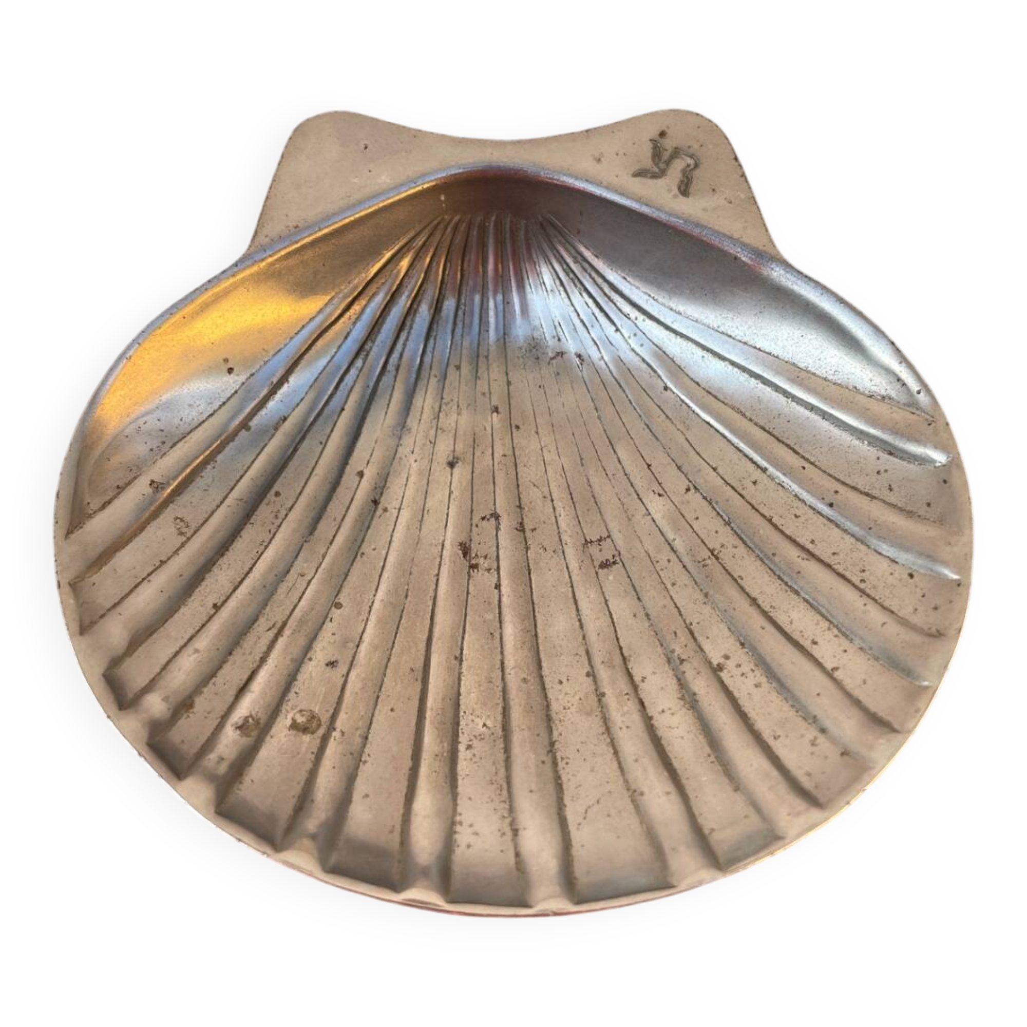 Silver-plated metal shell bowl