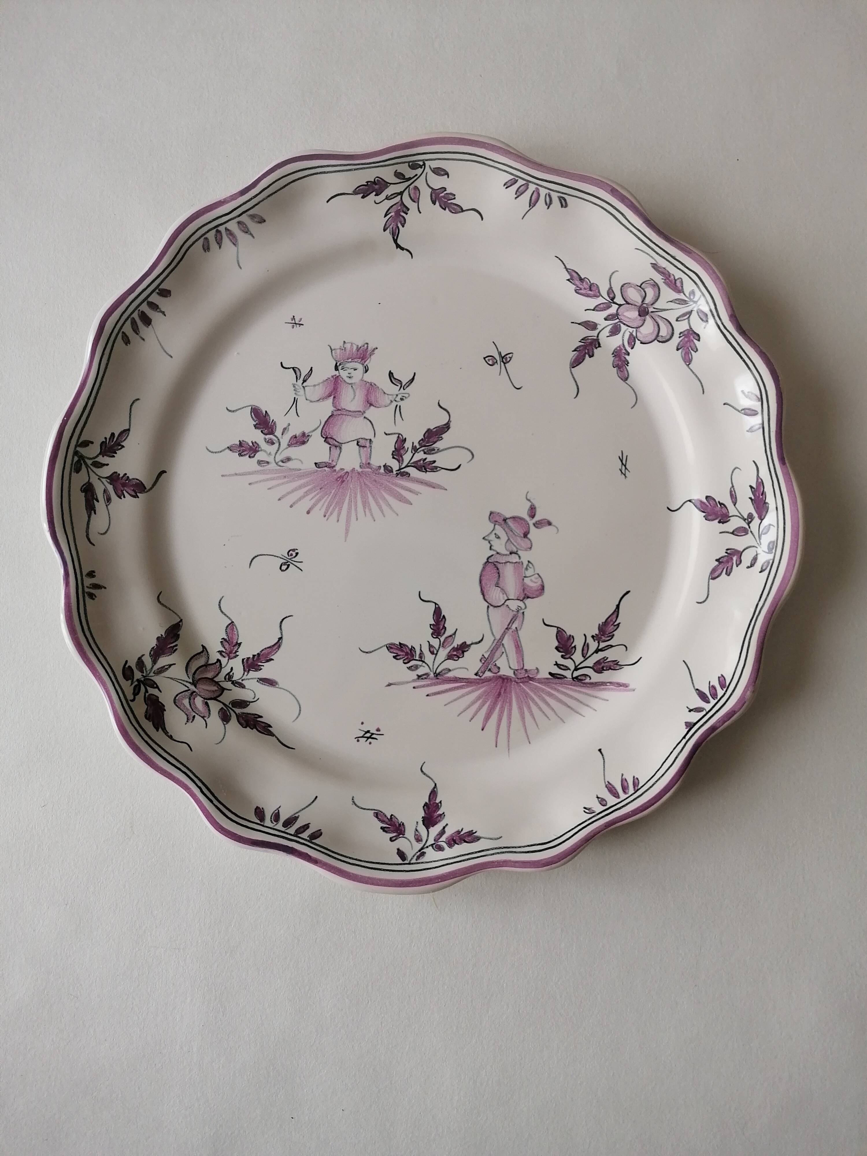 Moustier faience plate