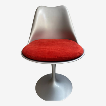 Tulip Chair by Eero Sarinen for Knoll Int