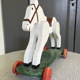 Cheval à tirer, jouet ancien en bois