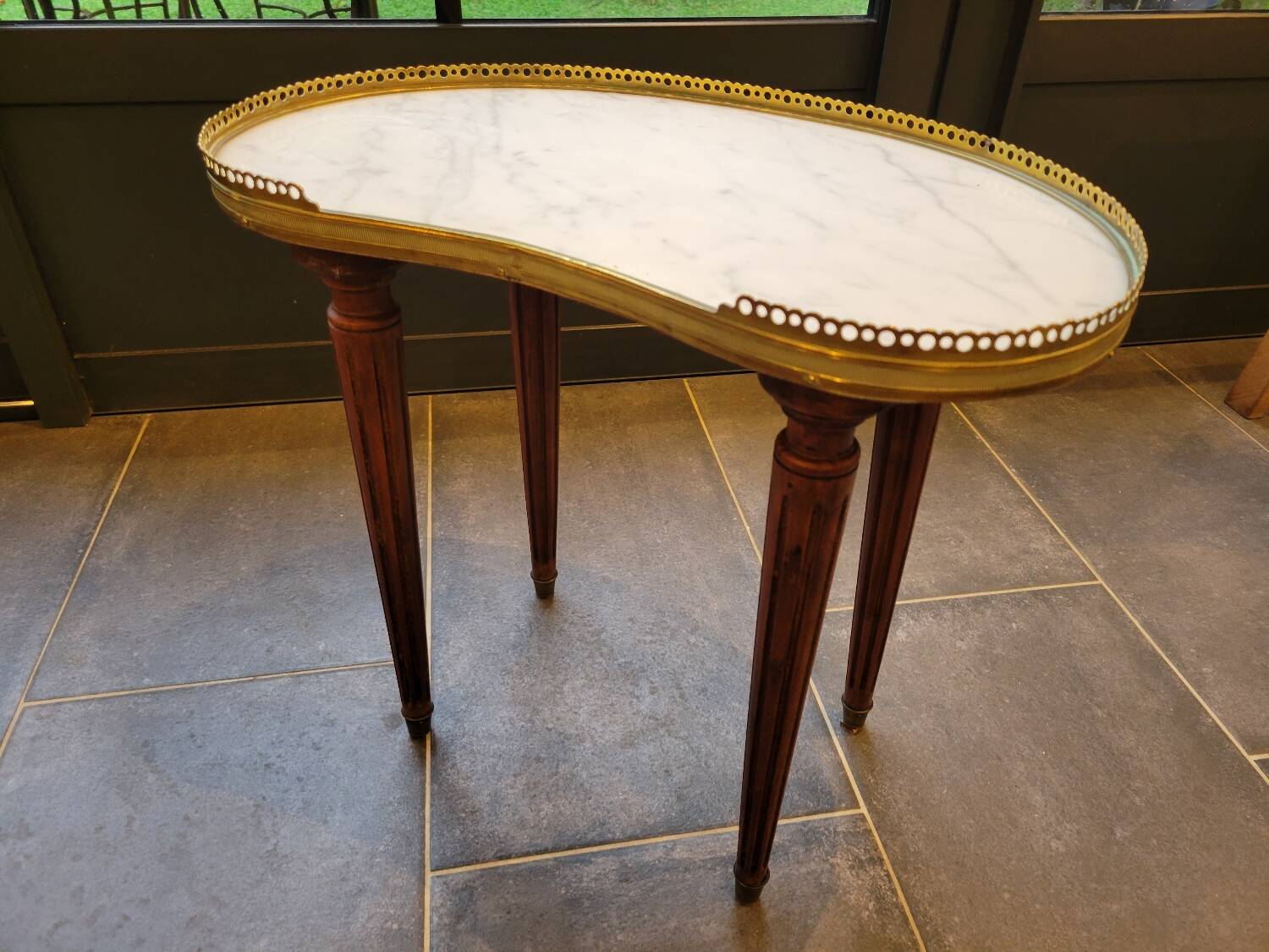 Carrara marble kidney table