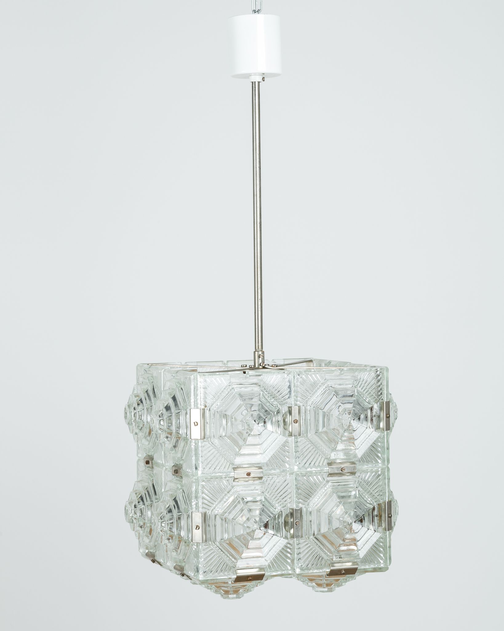 Suspension en cube de verre taillé de Kamenický Šenov, années 1950