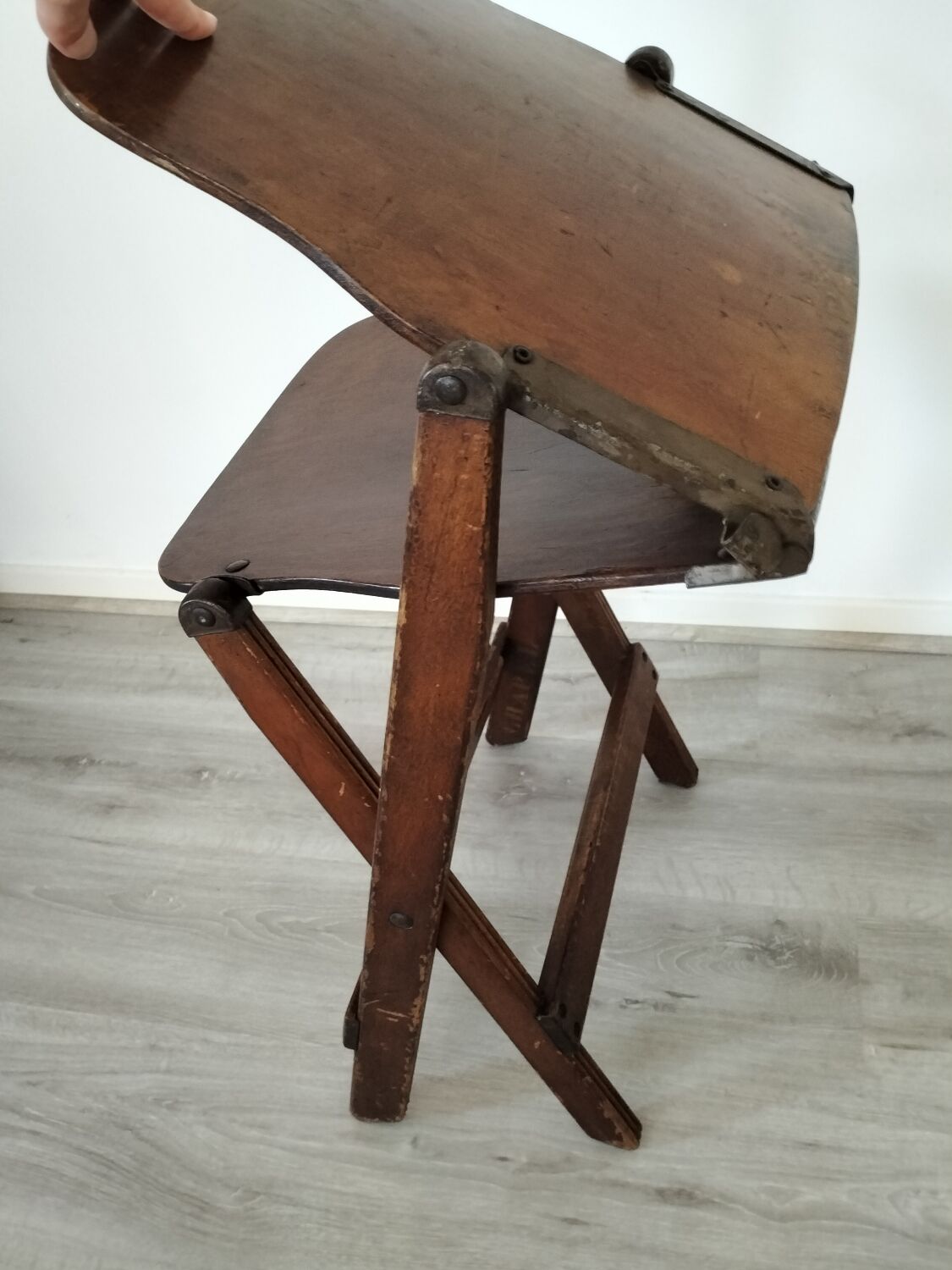 Folding chairs in US armed wood