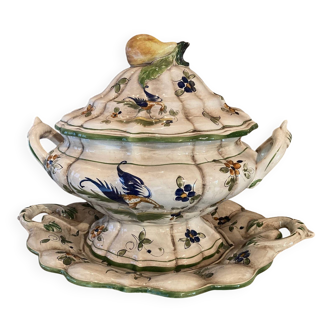 "Capodimonte" oval soup tureen and flat centerpiece set, Made in Italy