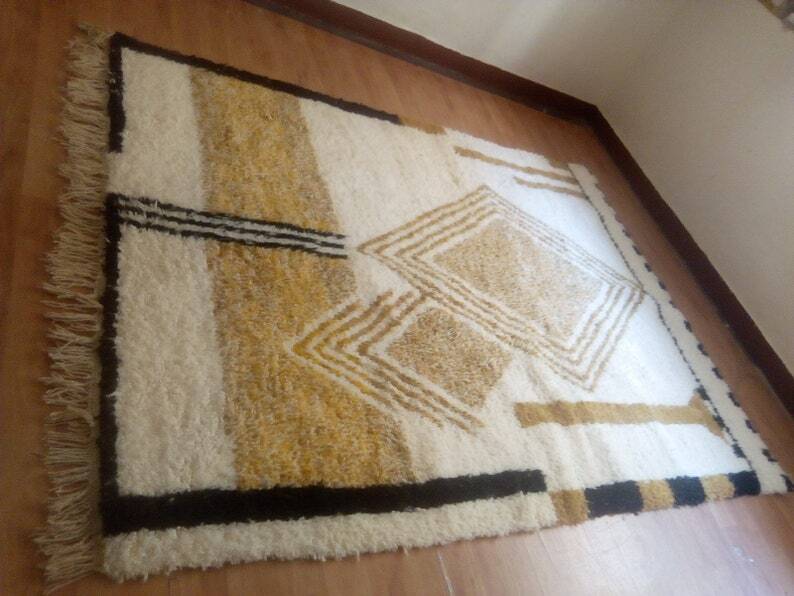 Berber rug in pure wool size 150 x 250 cm