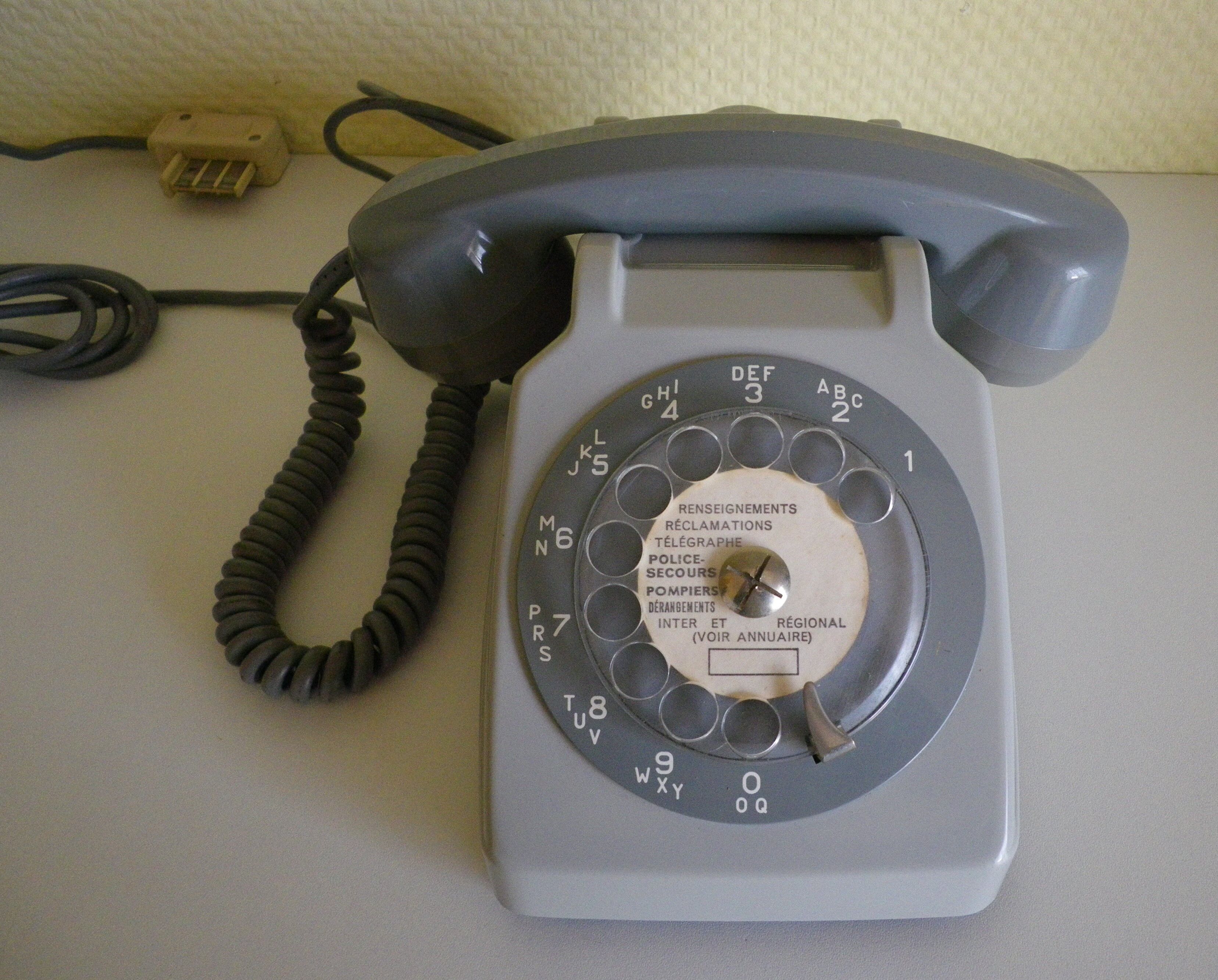 Phone S63 CTD Paris of the 70s, light gray color