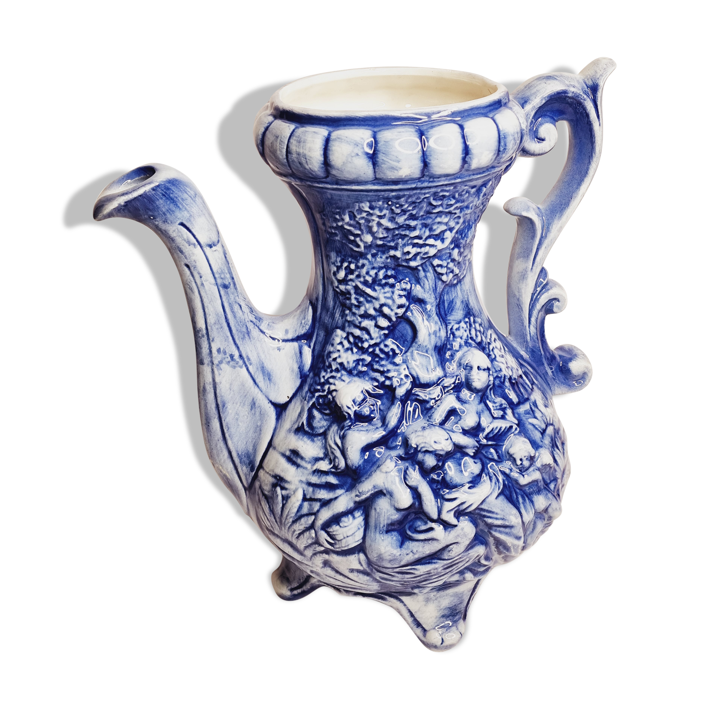 Large vase with antique decorations in relief, 30 cm