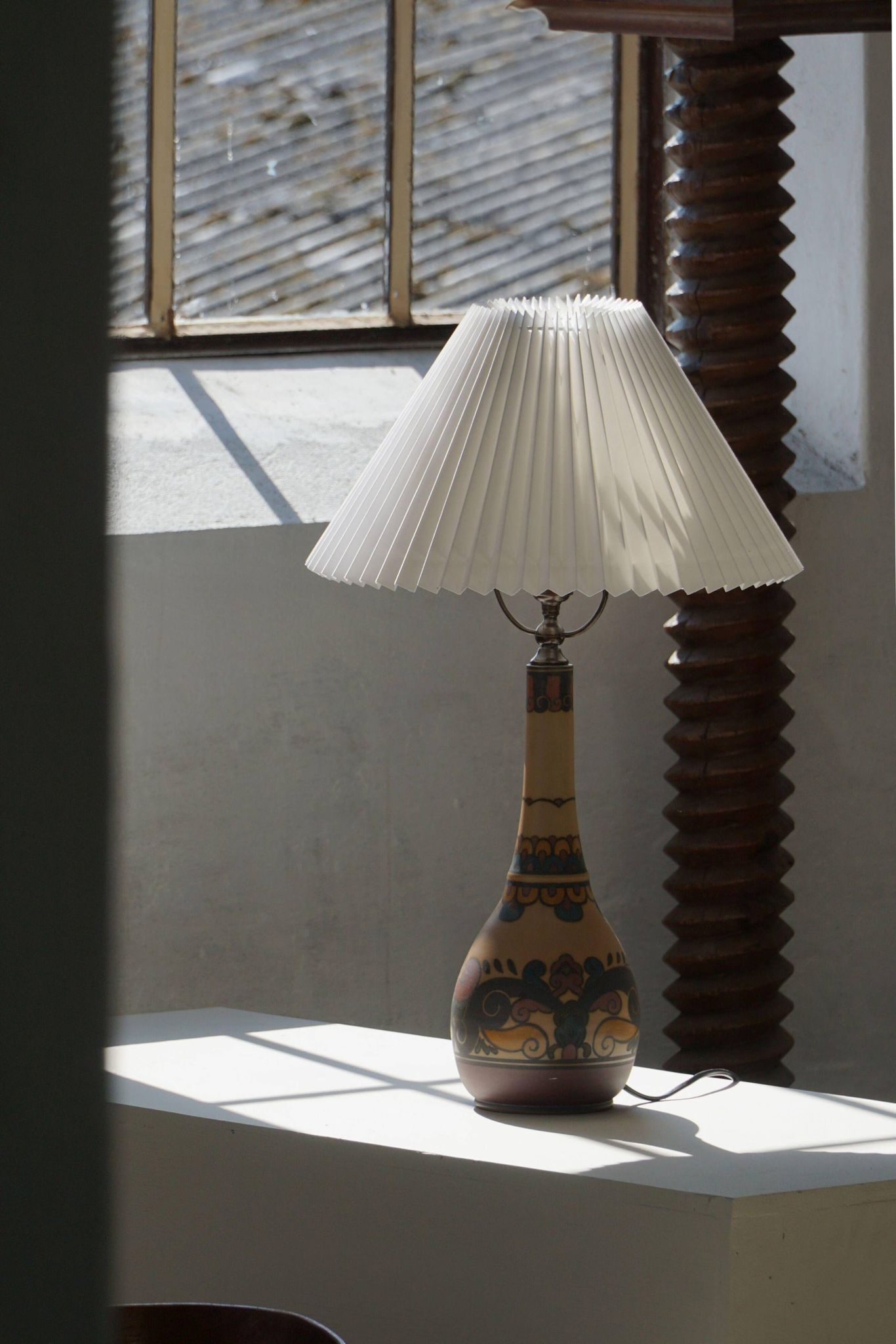 Art Nouveau table lamp in coloured terracotta by L. Hjorth, Bornholm, 1930s.