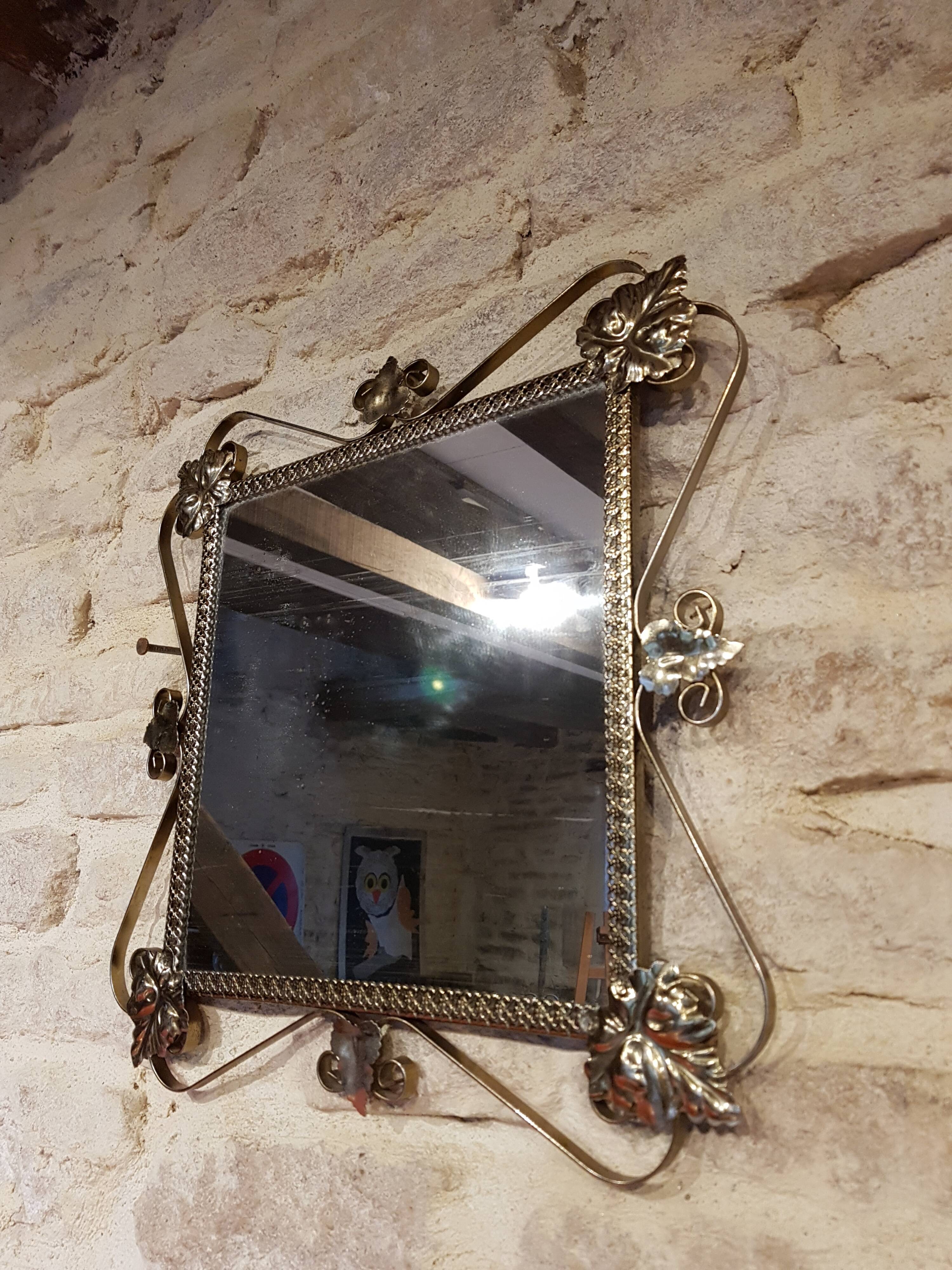 Miroir en métal doré motifs feuilles 40x40cm