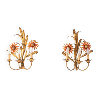Pair of Italian wall lights in gold metal with flowers and leaves (50 cm)