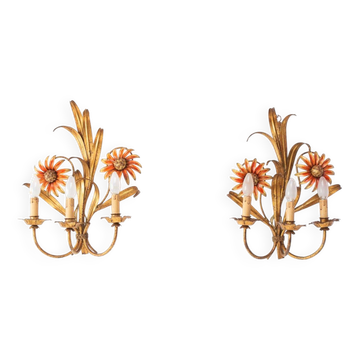 Paire appliques italiennes metal doré avec fleurs et feuilles (50 cm)