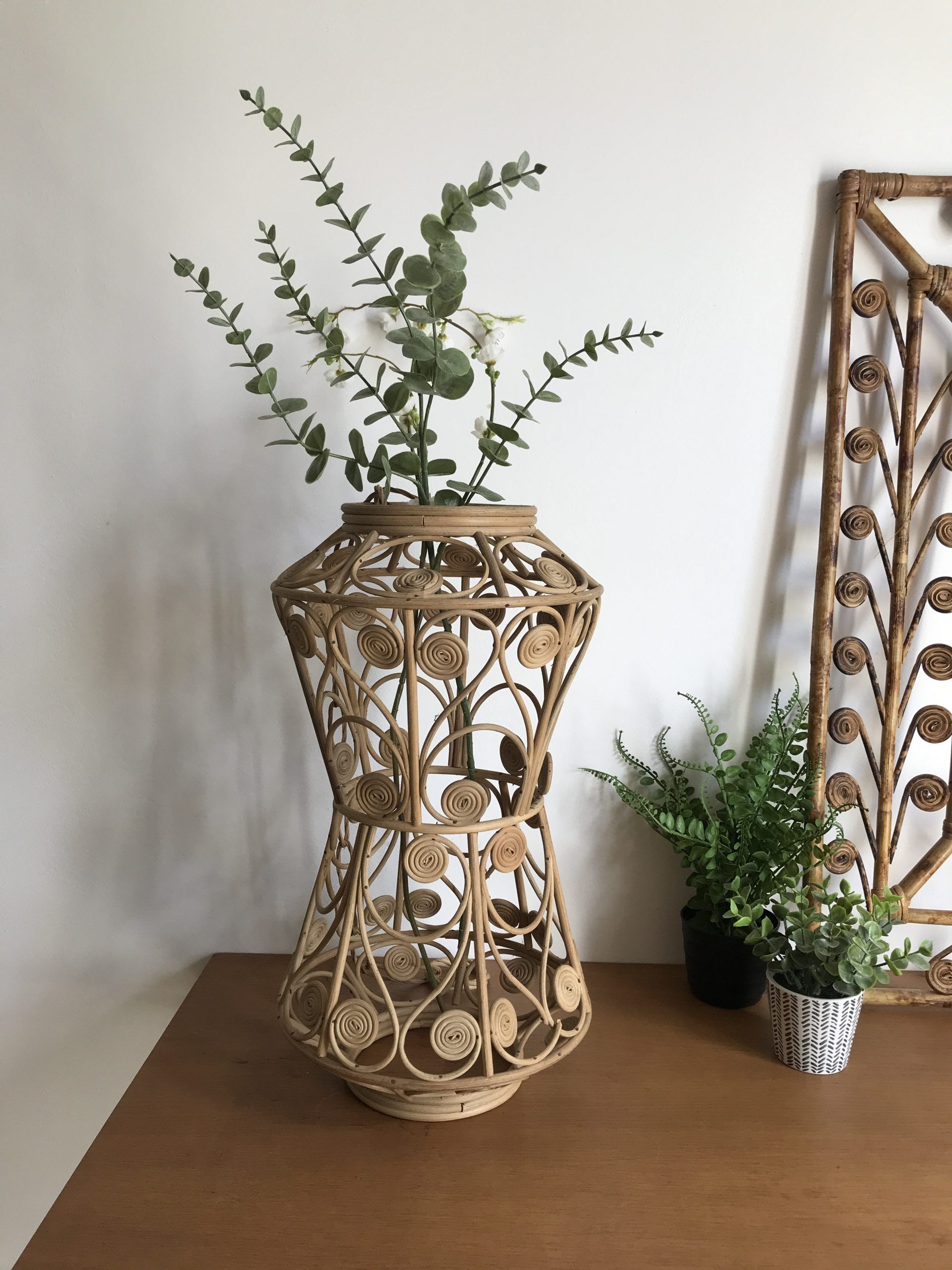 VINTAGE PEACOCK RATTAN SUSPENSION