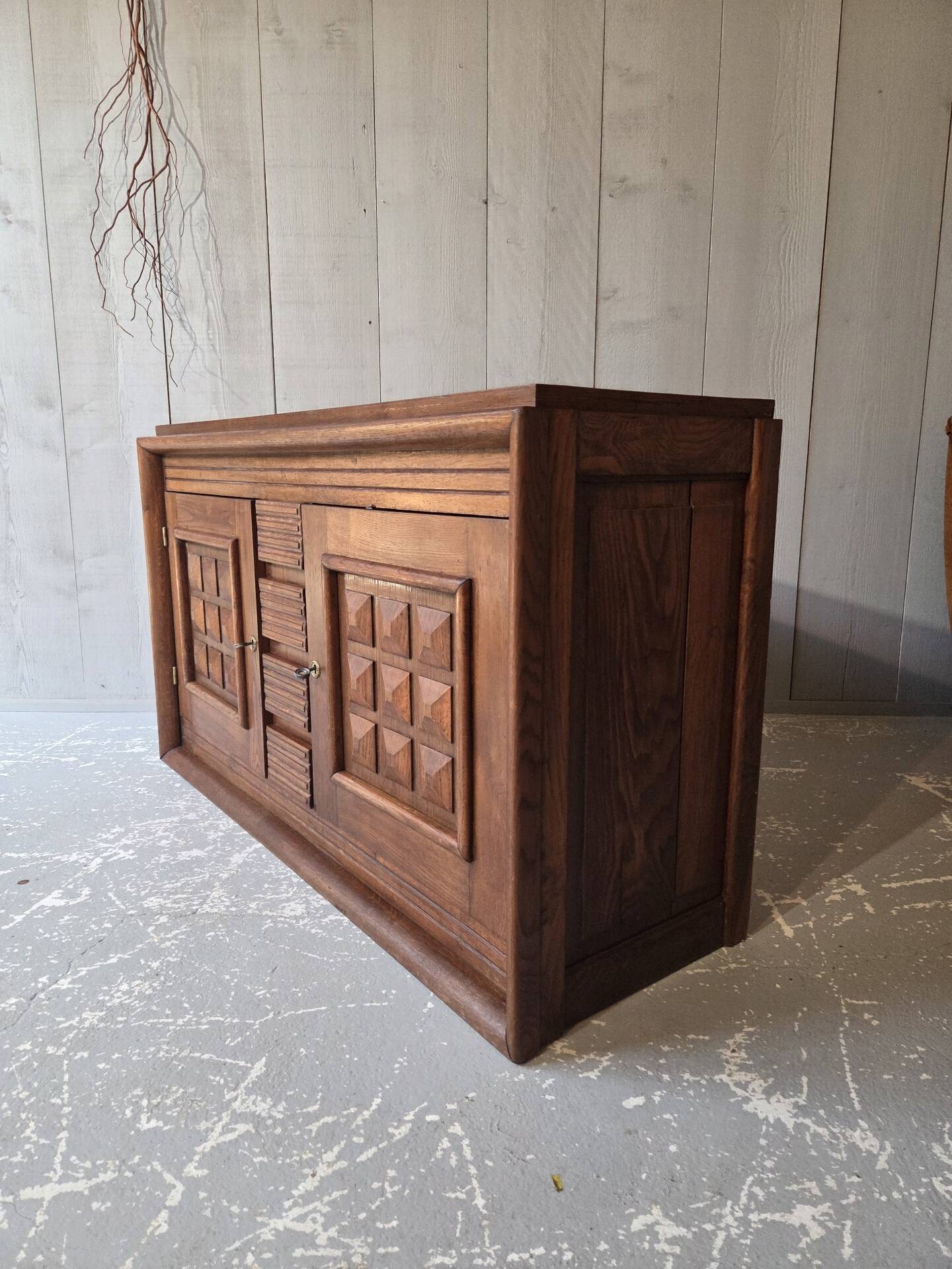 Buffet brutaliste