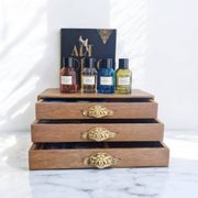 Small storage chest of drawers in oak and brass - 1900s period