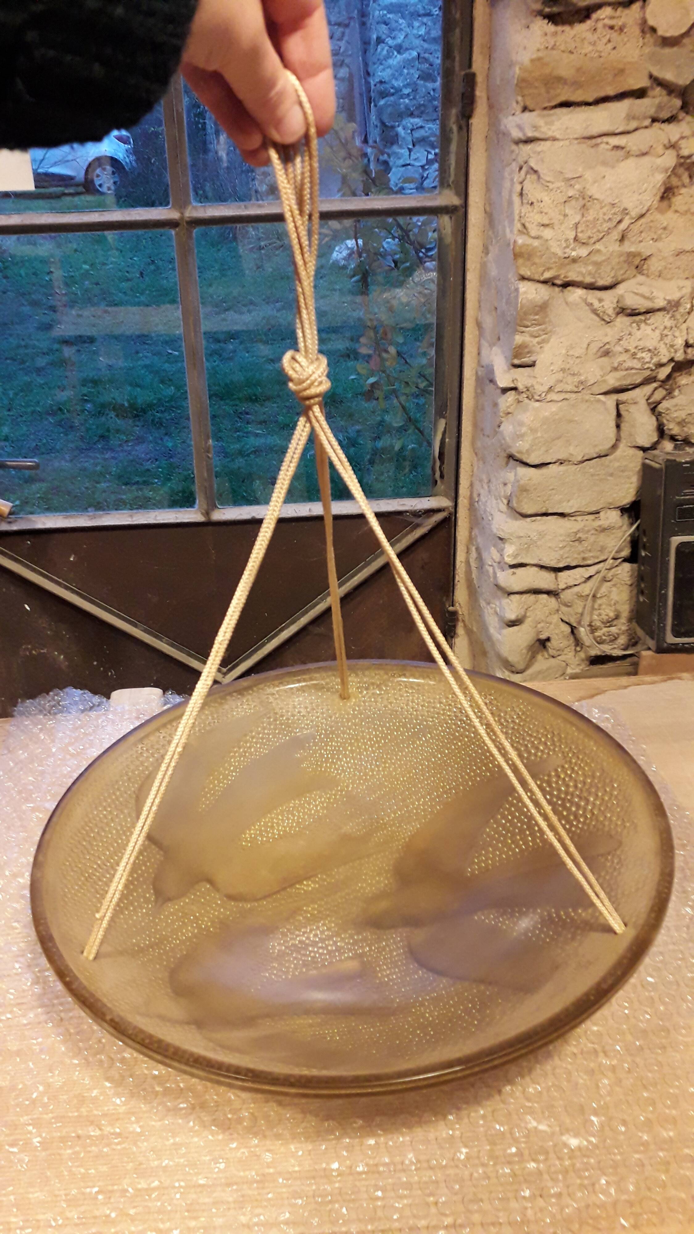 Art Deco basin suspension