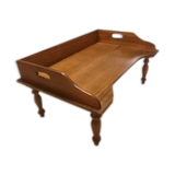 Une table d'appoint