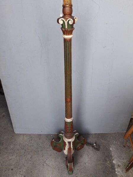 Esapgne ep 1900 ground carved wood lamppost