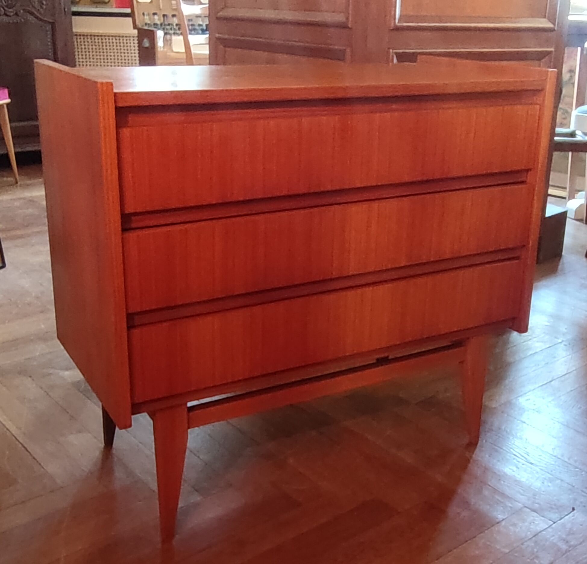 Vintage chest of drawers