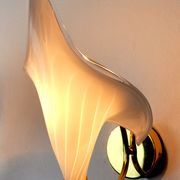 Applique fleur de lys blanche, verre de murano, Italie, 1970