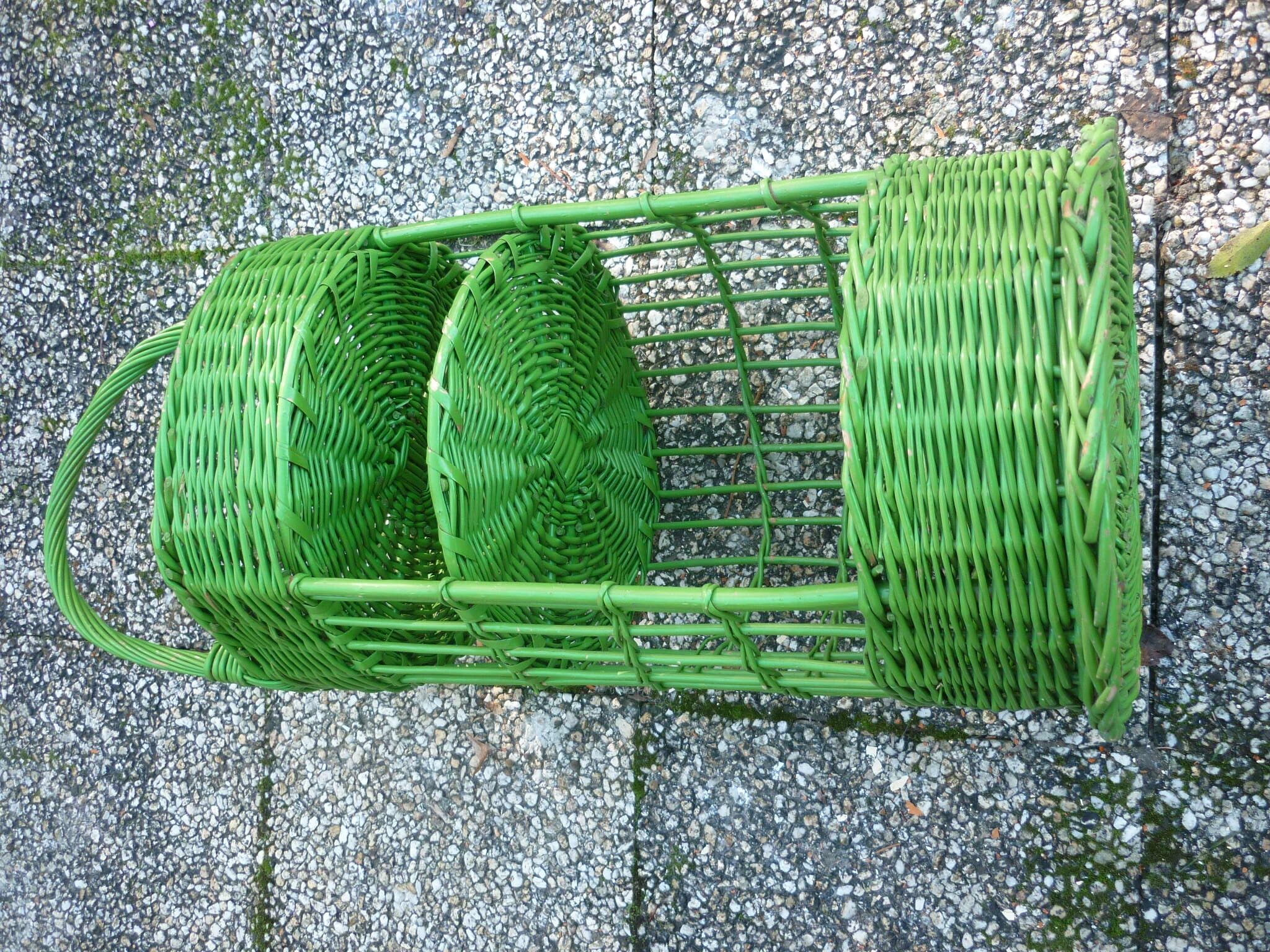 Green portable bar from the 70s-80s