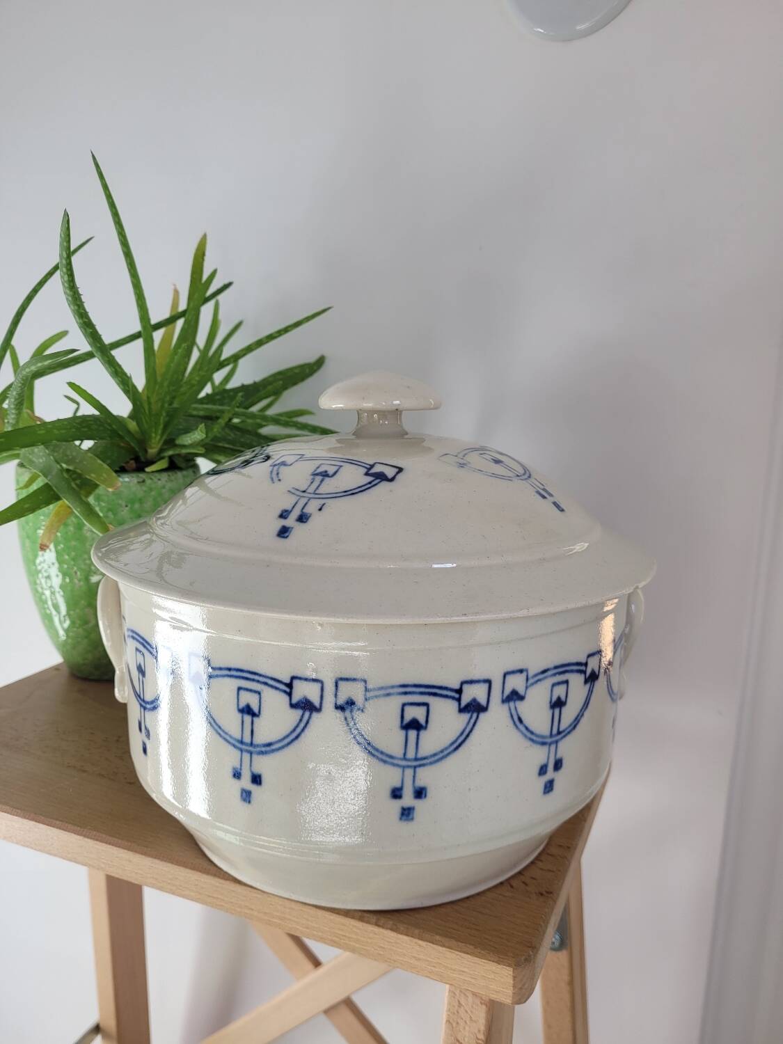 Stoneware soup tureen from Saint Uze