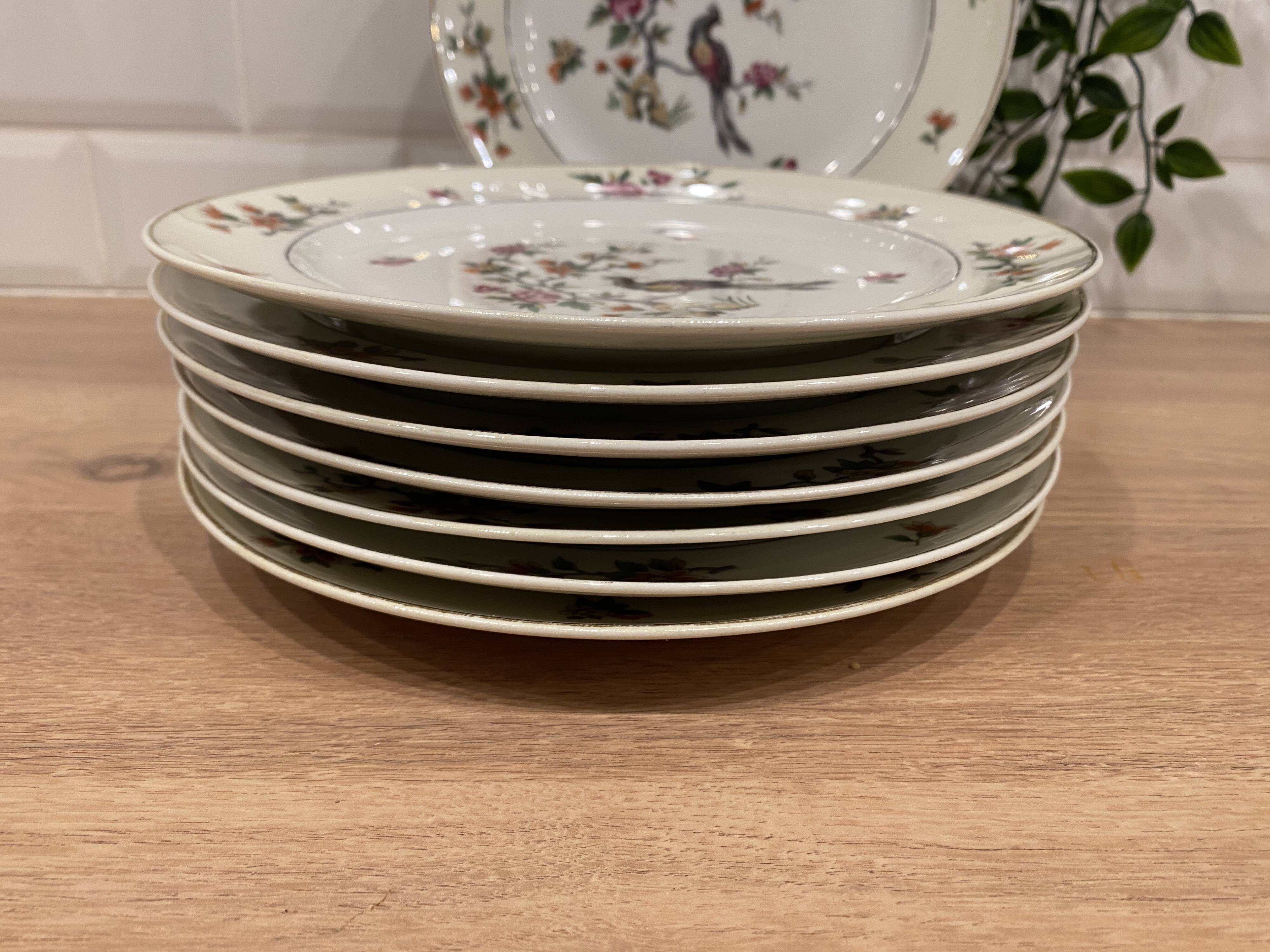 Set of 8 flat plates in Limoges porcelain