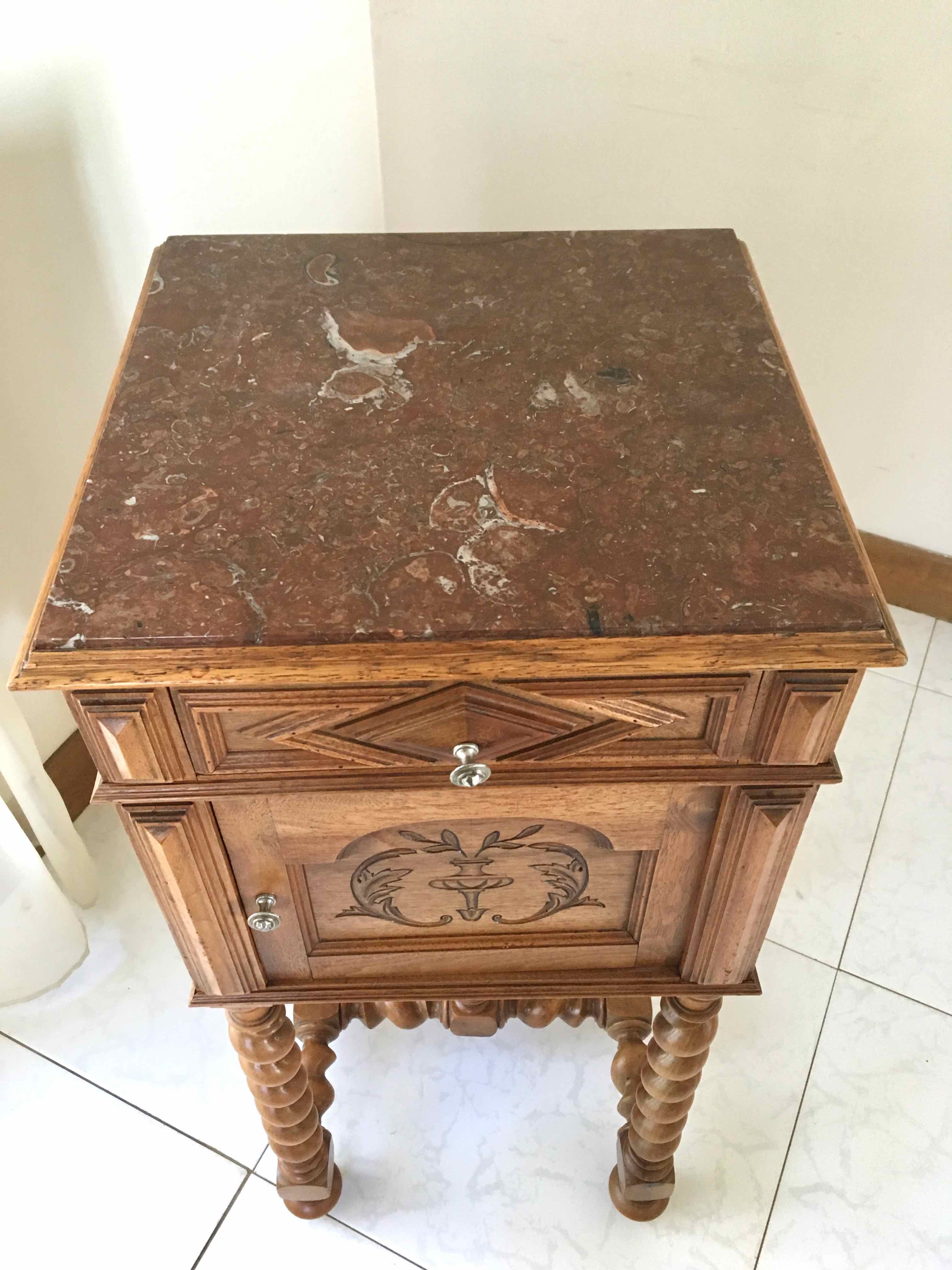 Table de nuit ancienne meuble d’appoint