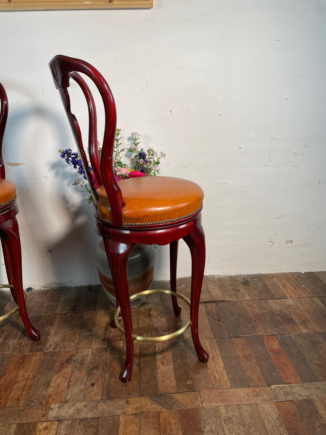 Vintage Art Decó style swivel bar stools