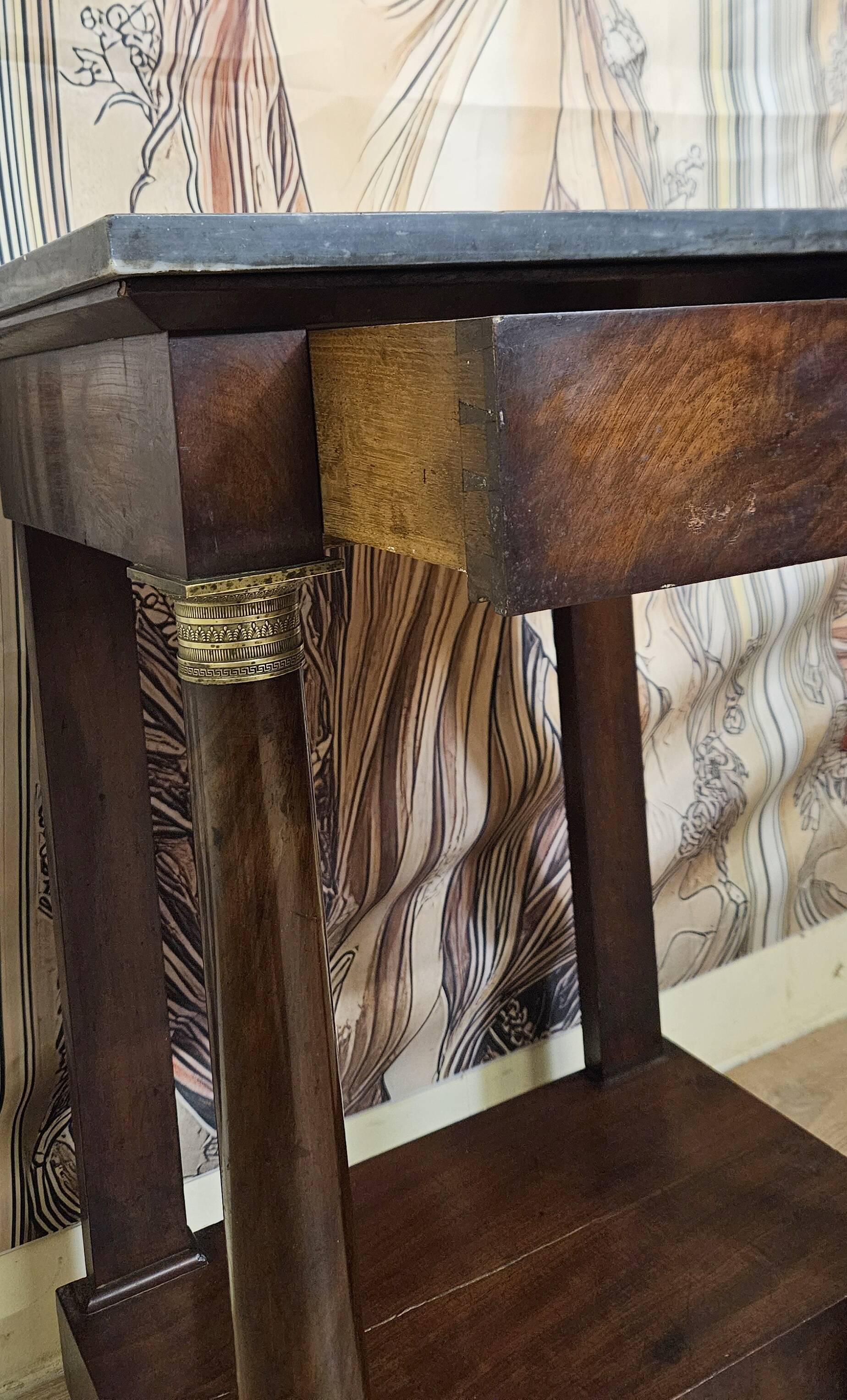 Console / Side table in mahogany and marble – Empire period, 19th century