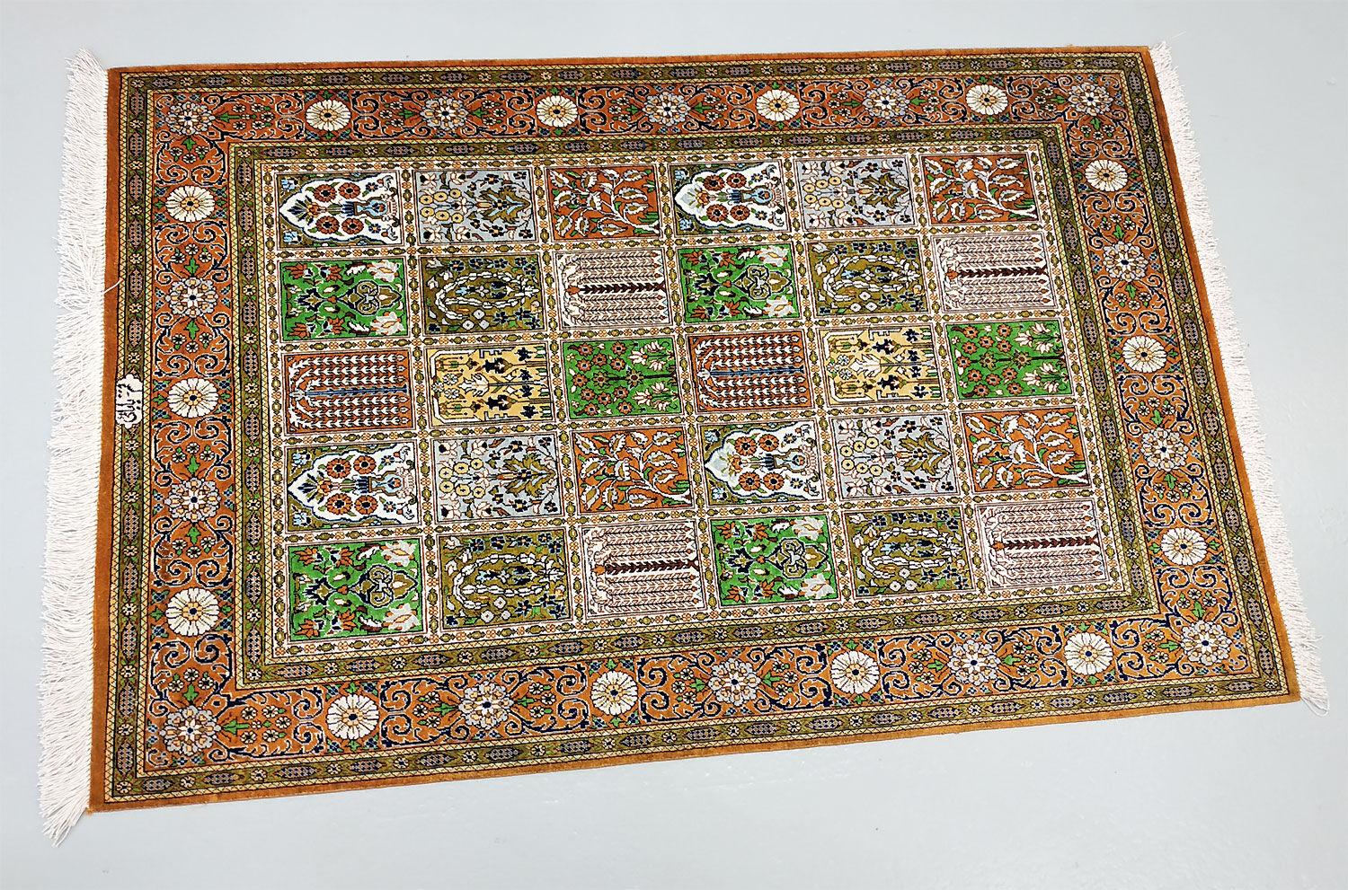 Oriental carpet "Ghoum" silk