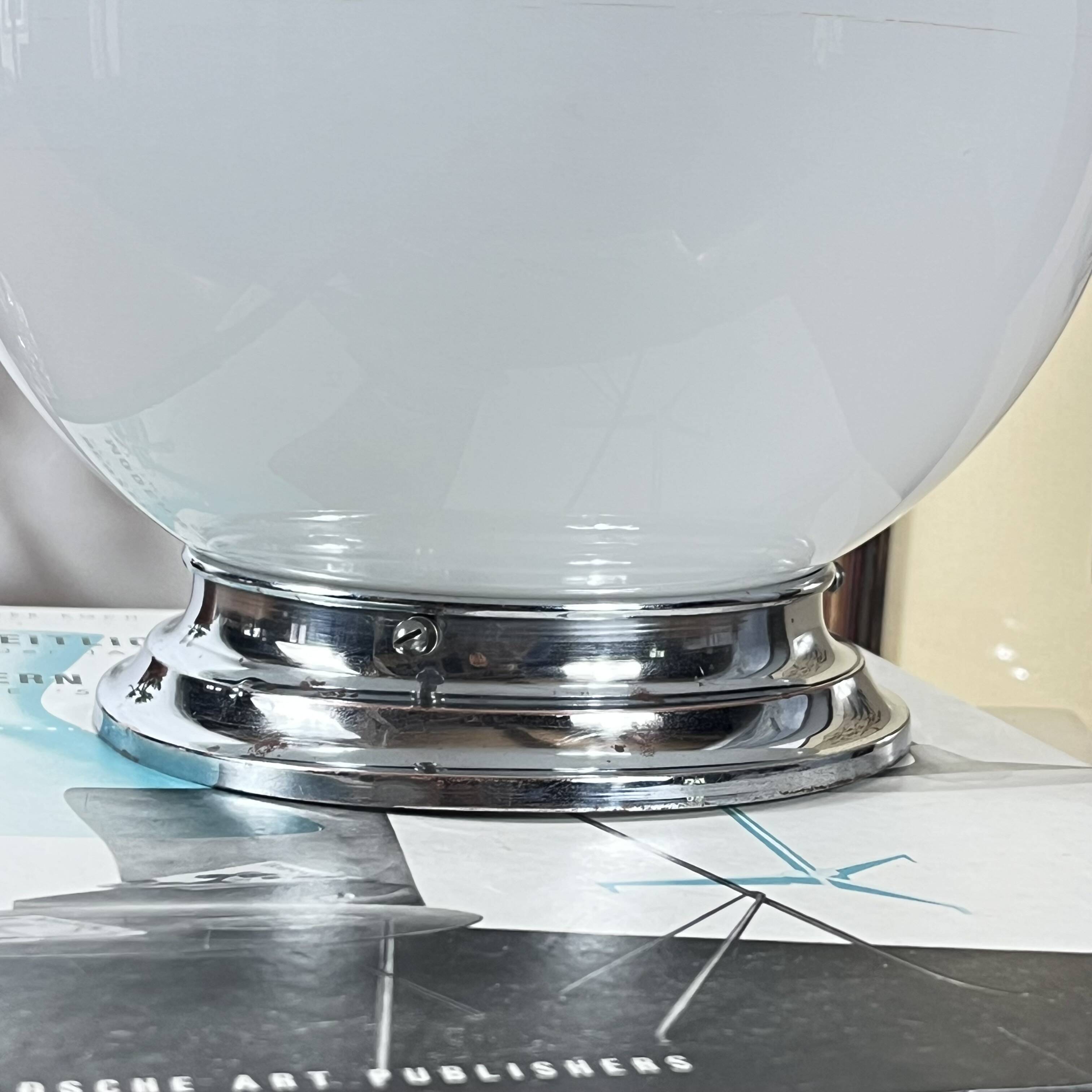 Plafonnier ou applique globe en verre opaline blanc 20 cm rosace chrome