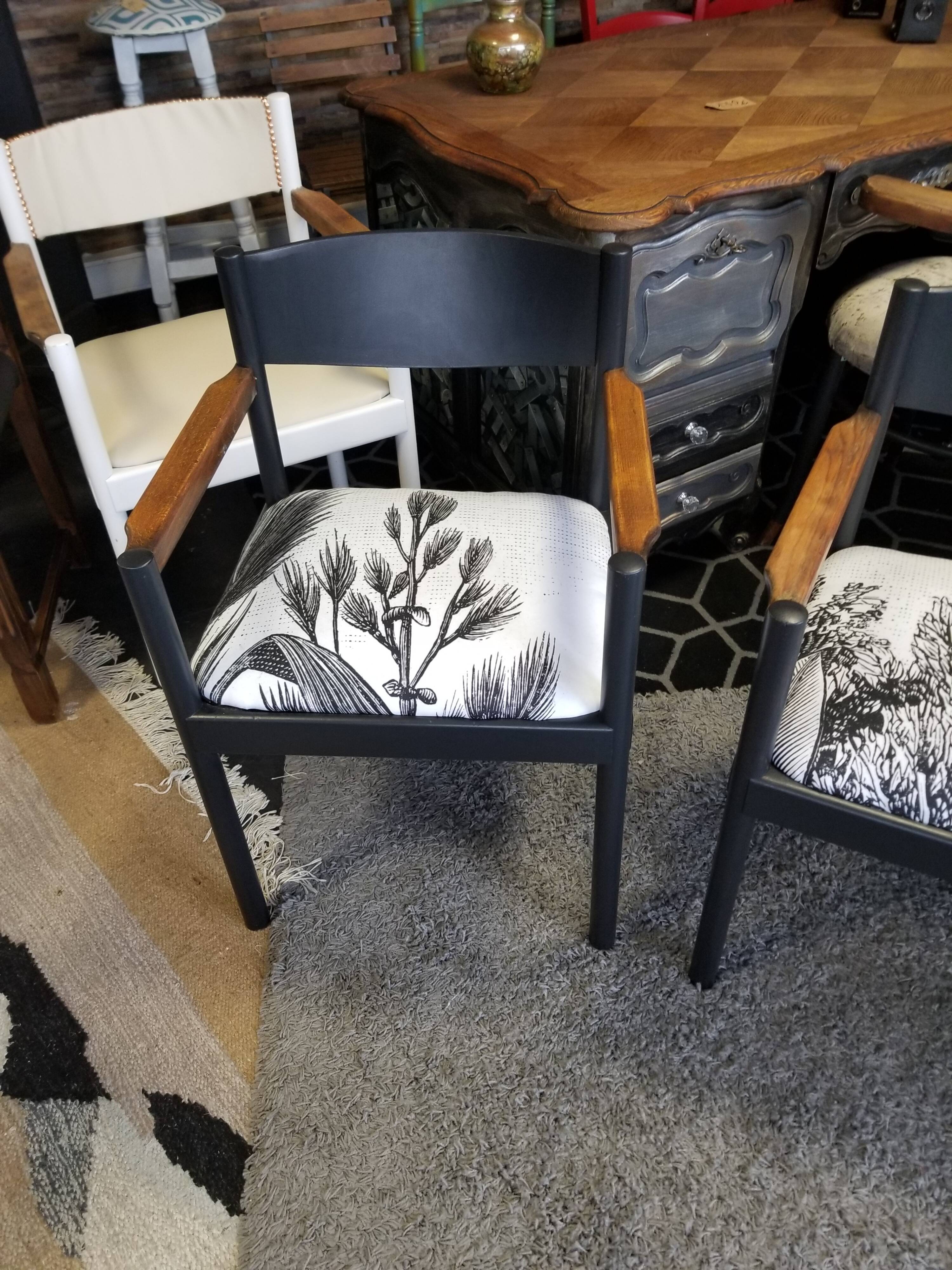 Vintage table chair