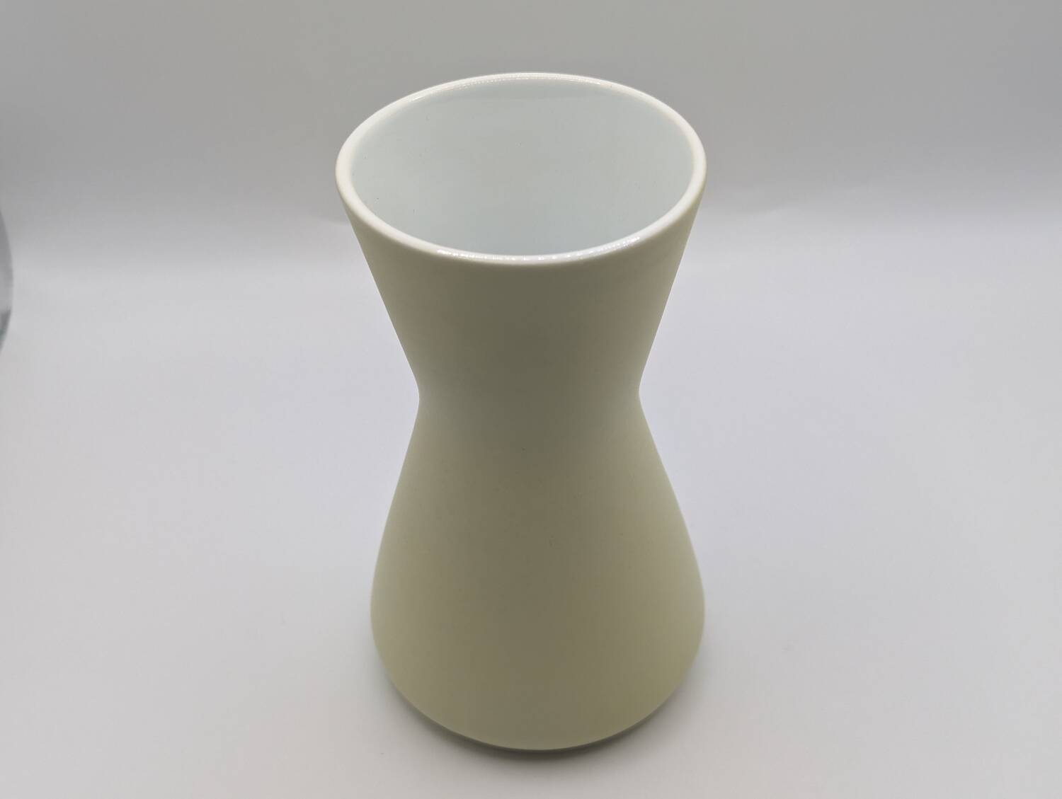 Goedewaagen Gouda Holland ceramic hourglass vase