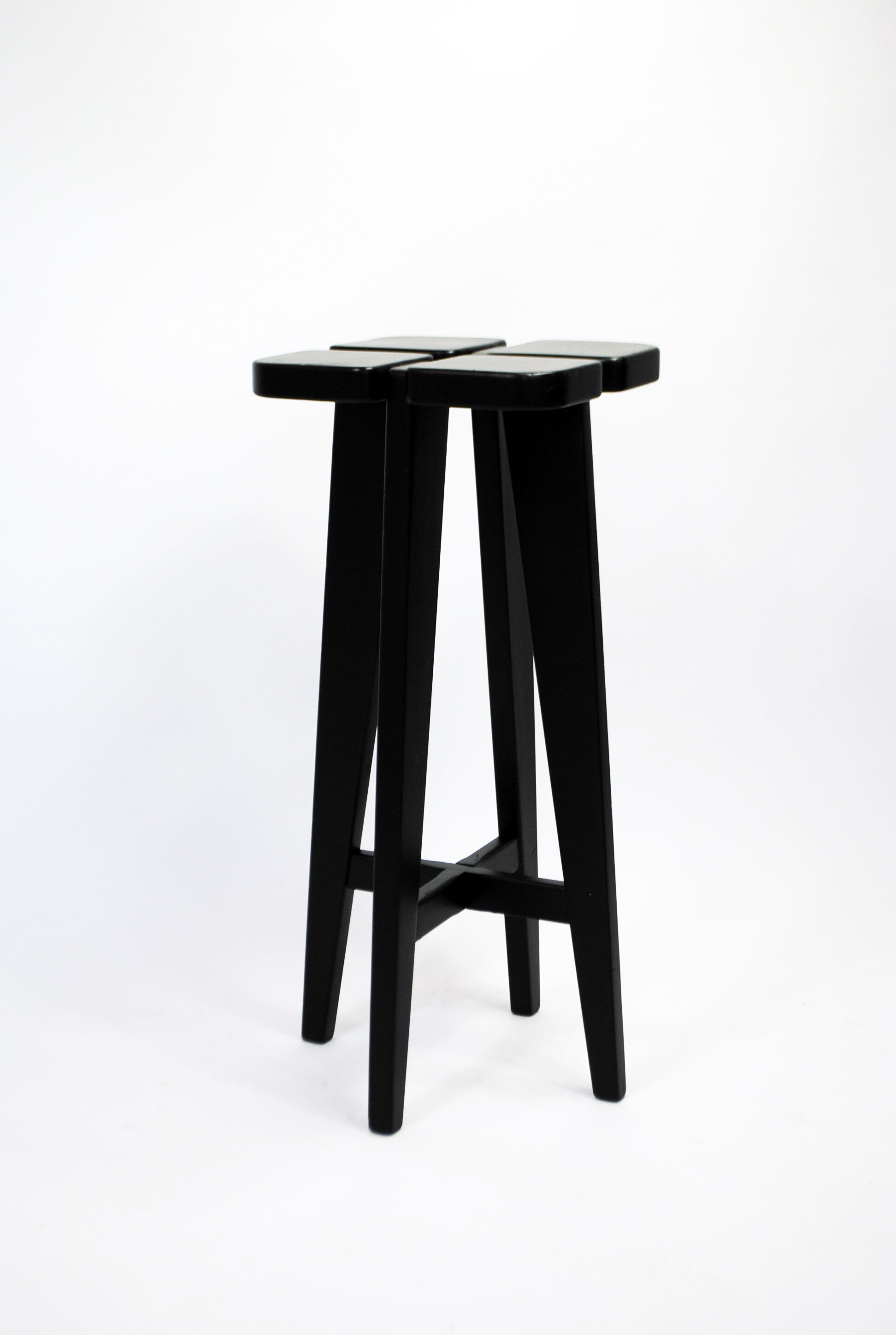 Apila barstool