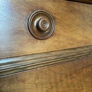 Lot de commodes anciennes en bois marron