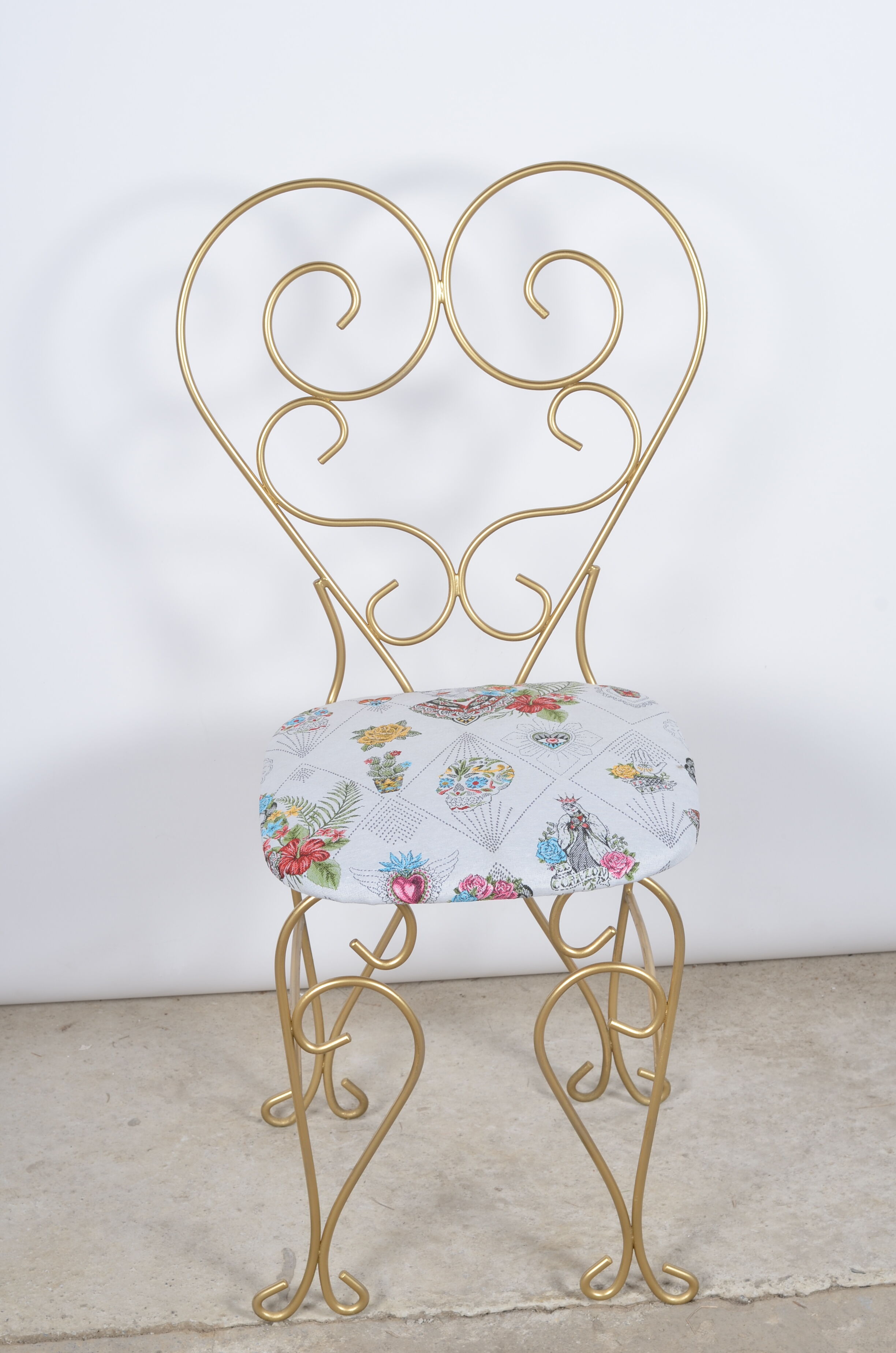 Chaise dossier coeur