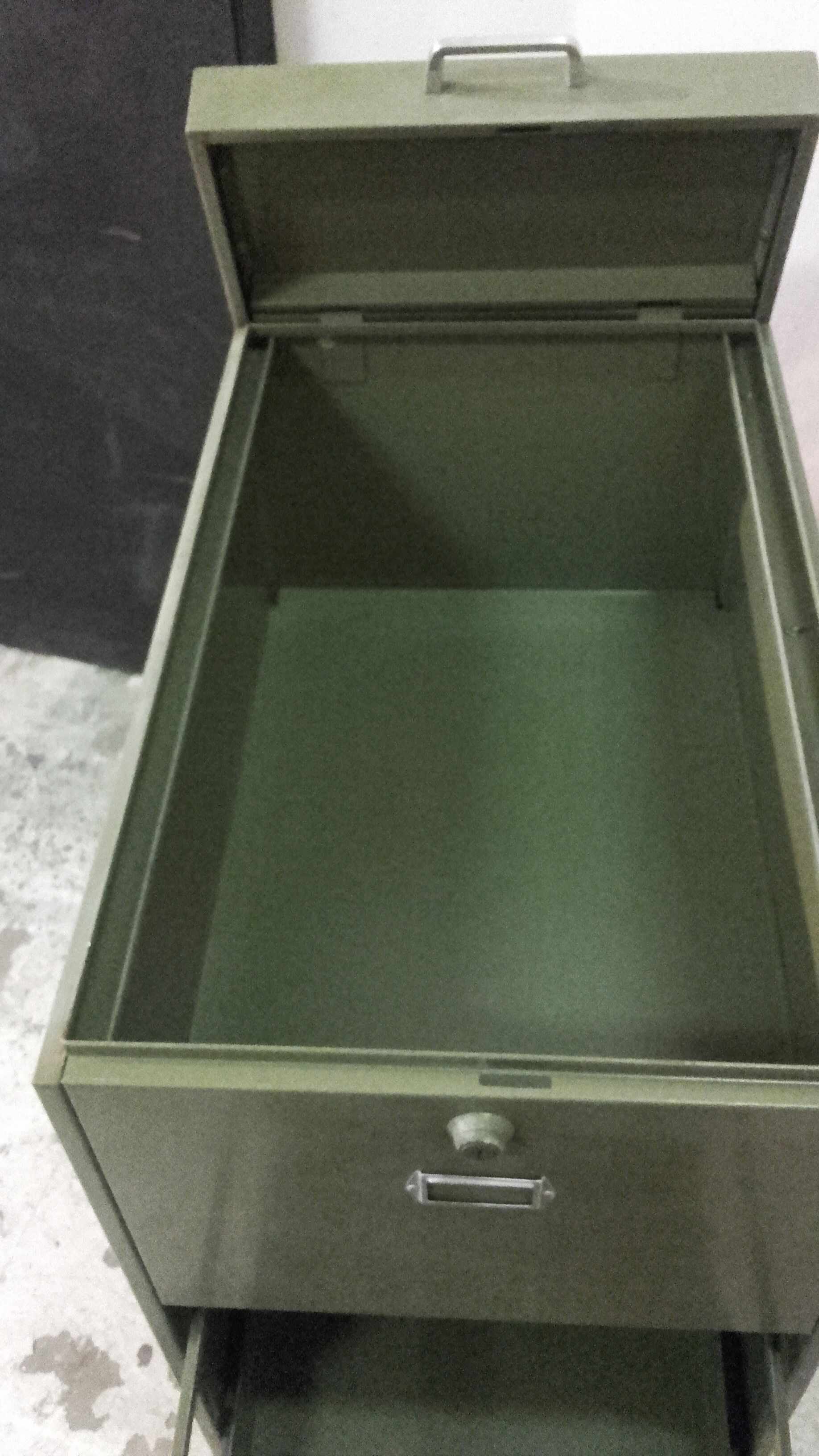 Caison of industrial office