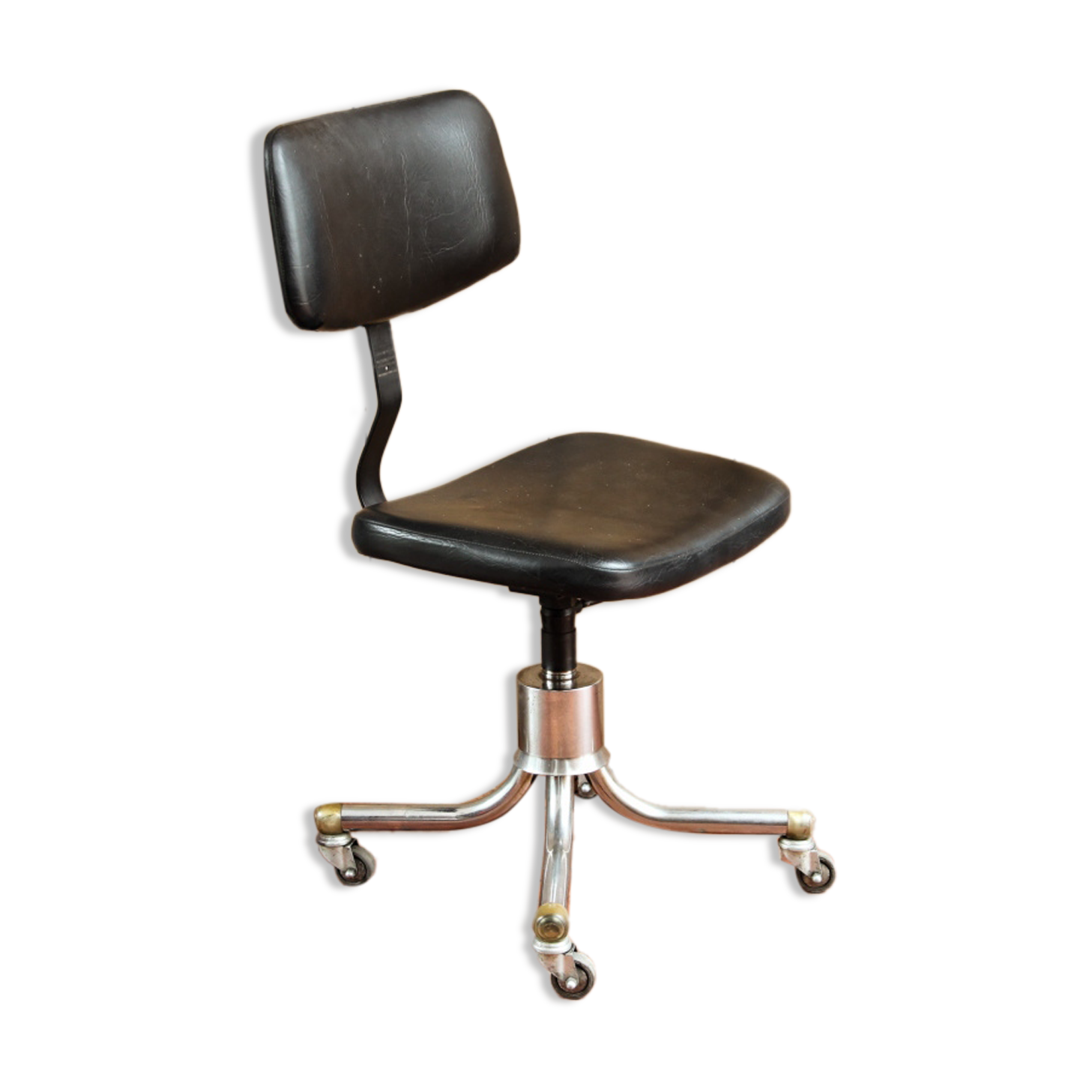Swivel office chair, on wheels