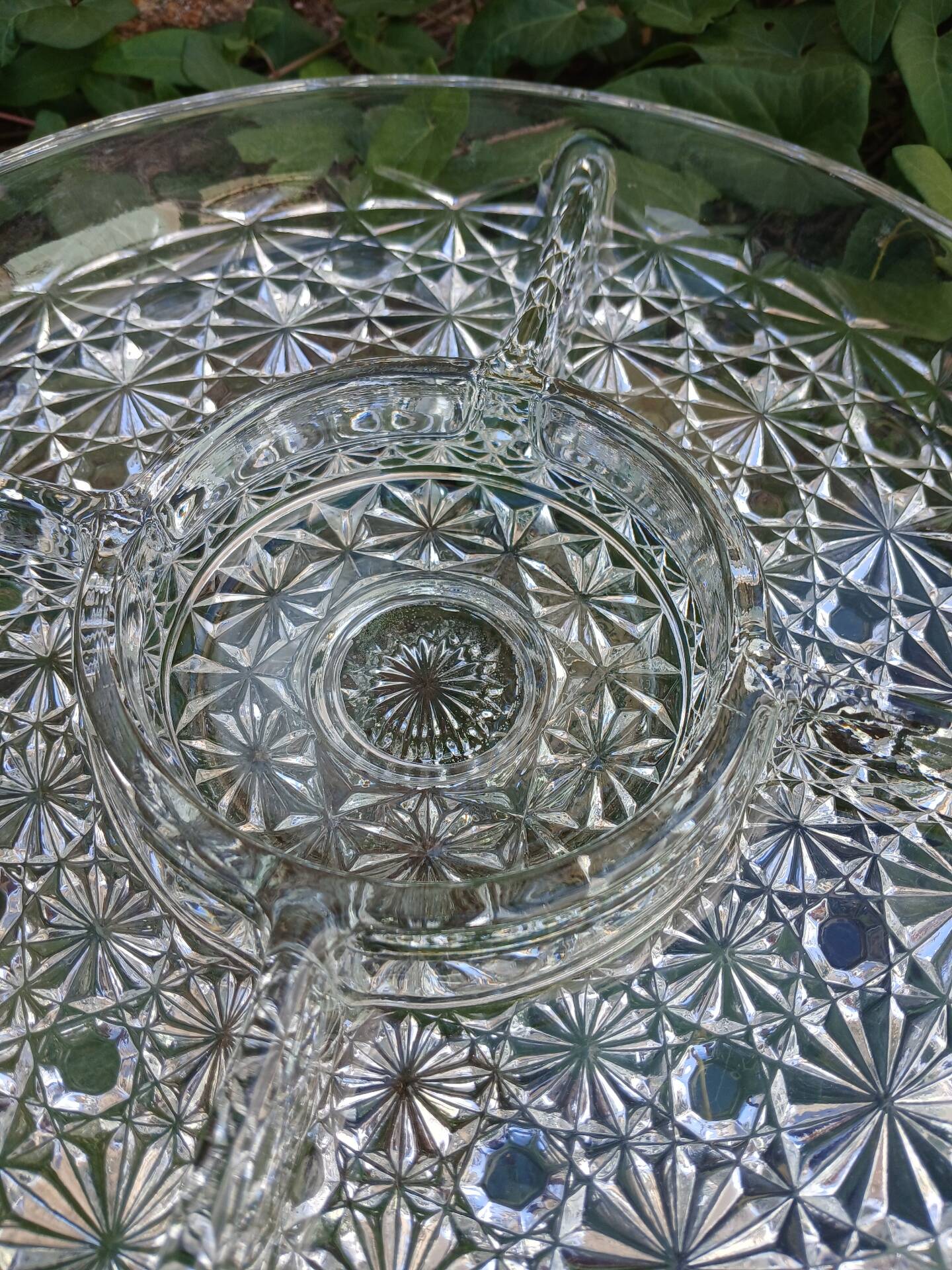 Plat apéritif vintage en verre moulé