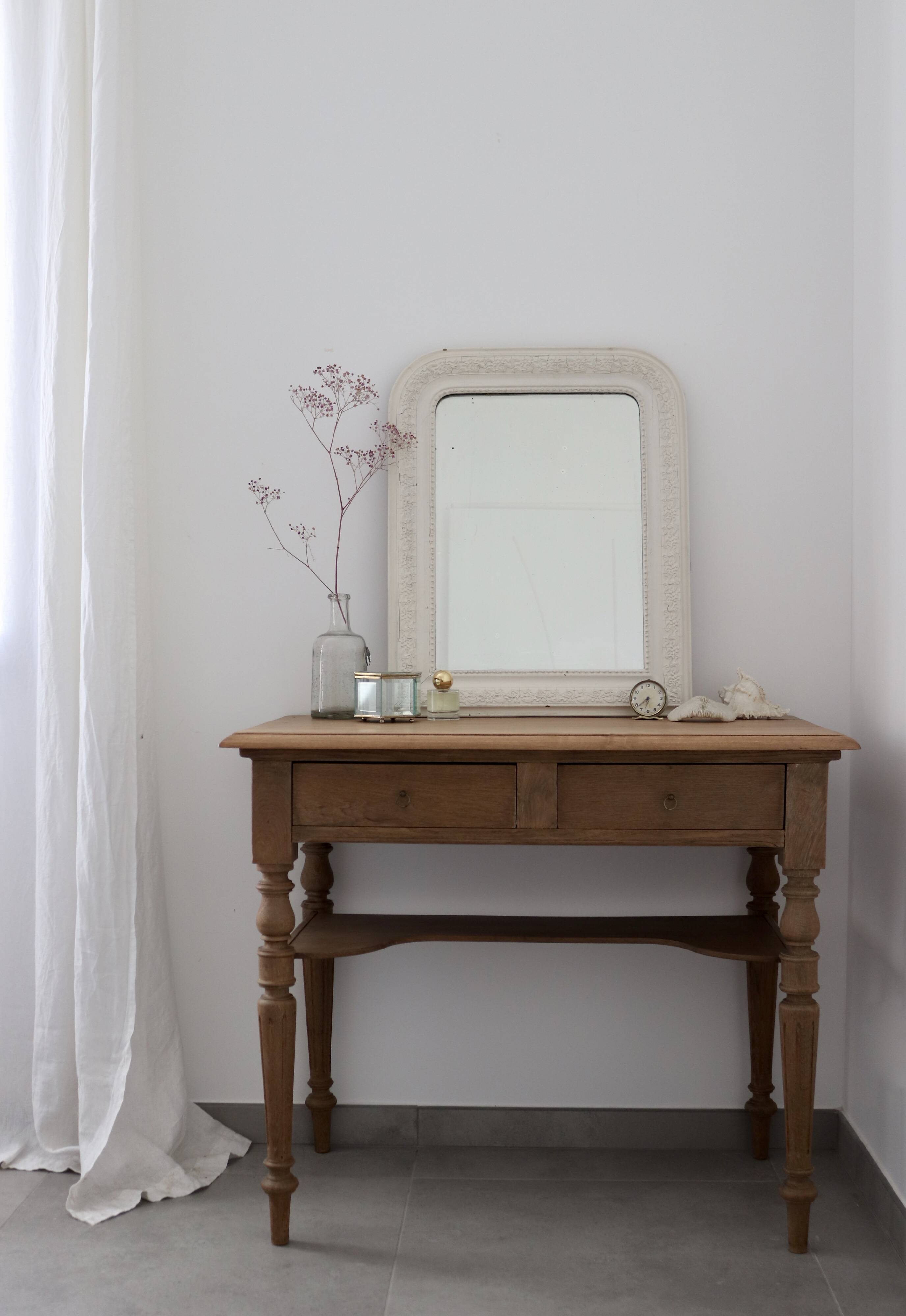 Old dressing table
