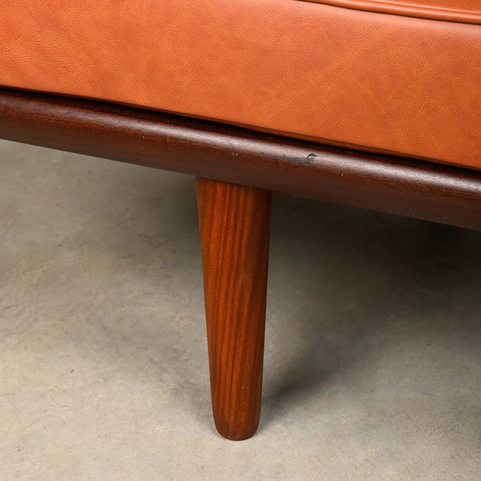 Hans J. Wegner GE19 Daybed in Teak and Camel Leather for Getama Denmark